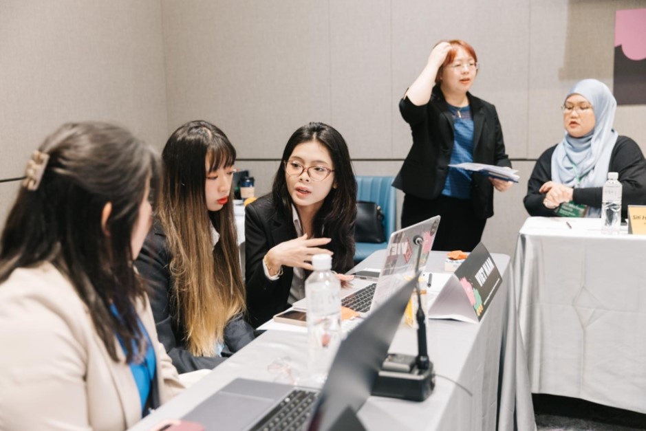 Tu giang duong den APEC - hanh trinh hoi nhap cua sinh vien HUFLIT hinh anh