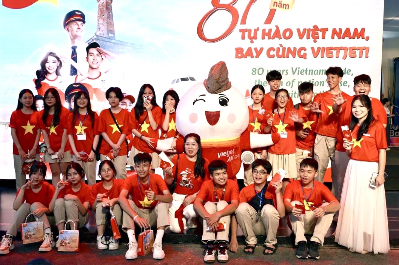 Vietjet anh 13