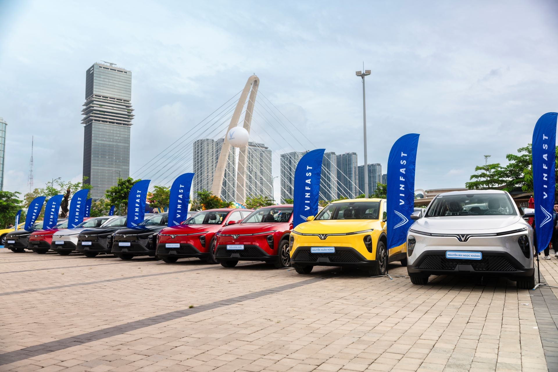 250 chiec VinFast Limo Green dong loat duoc ban giao khap 3 mien hinh anh