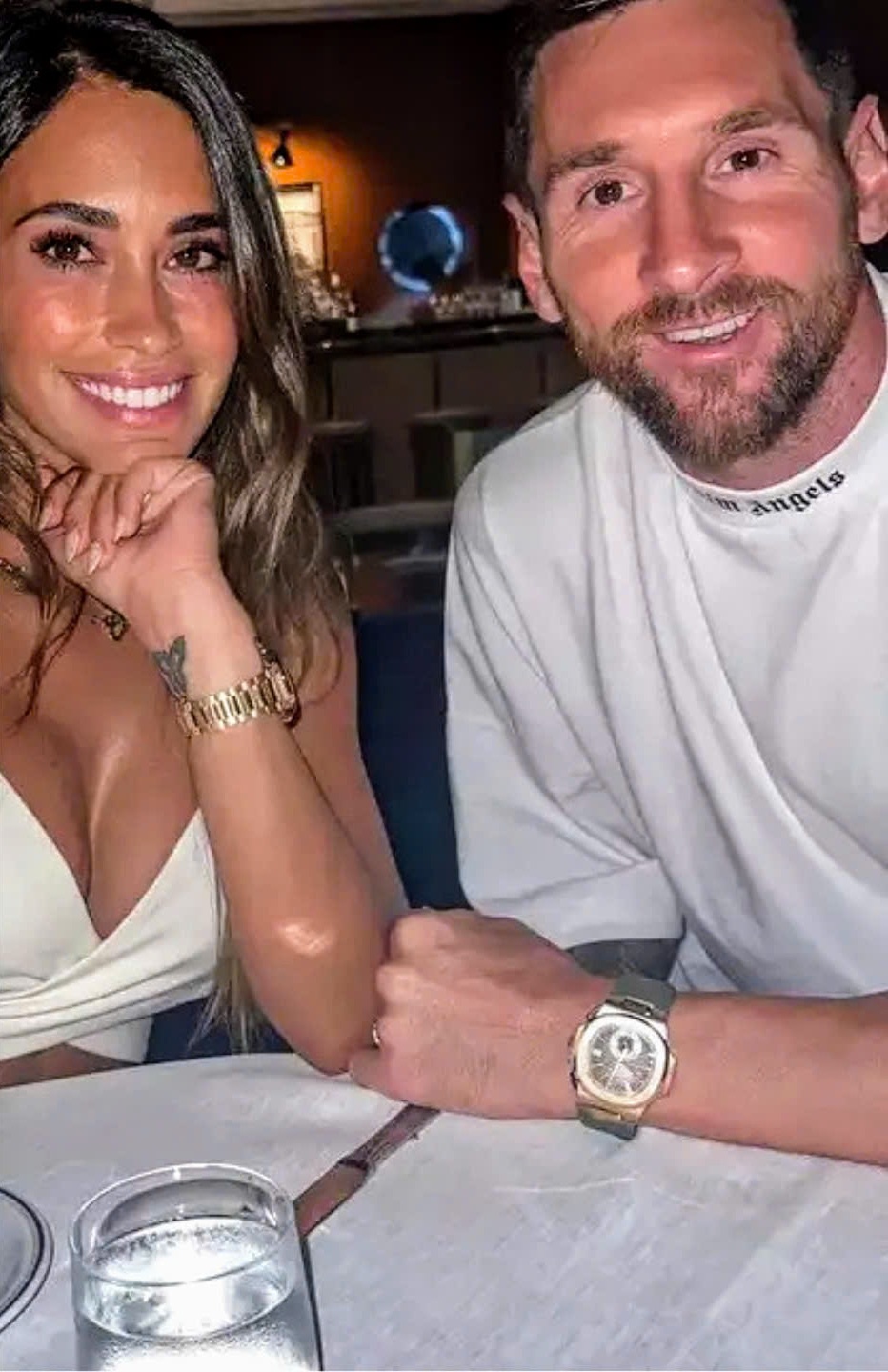 Messi gây chú ý khi đeo đồng hồ Patek Philippe nữ