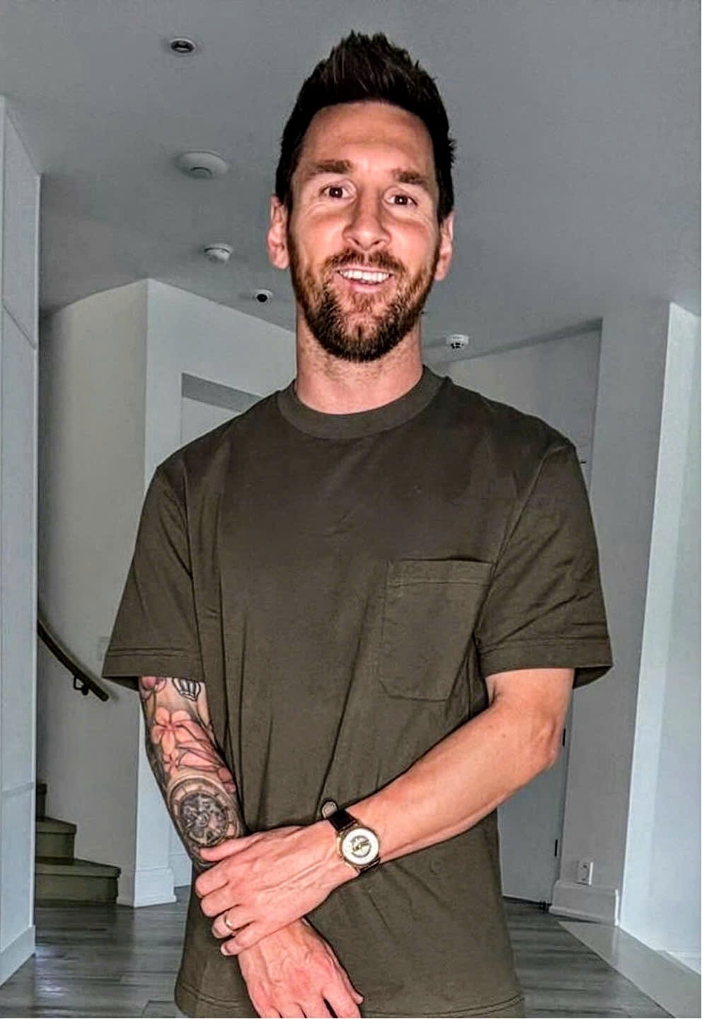 Messi gây chú ý khi đeo đồng hồ Patek Philippe nữ