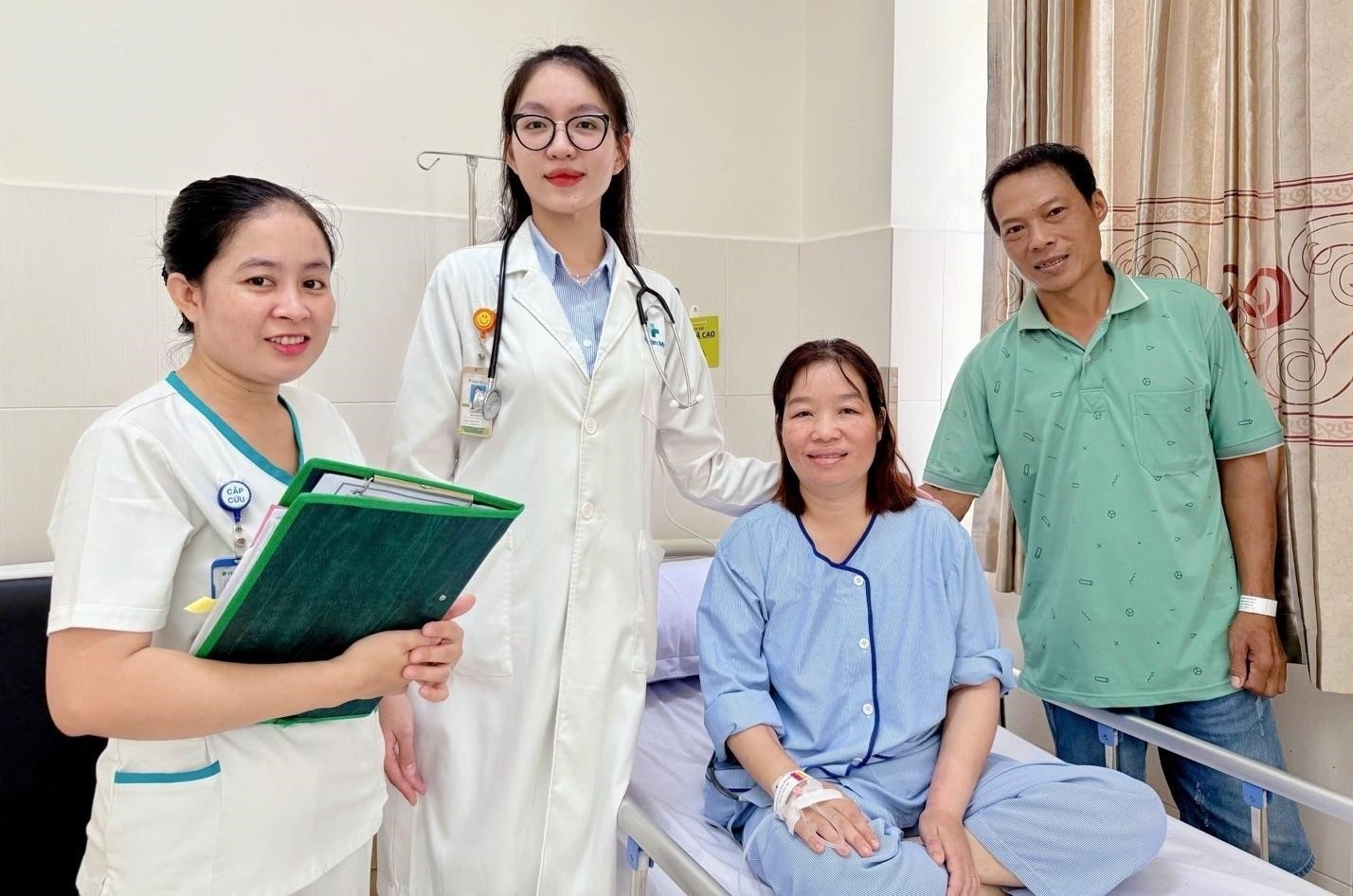 Benh nhan dot quy luc nua dem duoc cap cuu kip ‘gio vang’ hinh anh