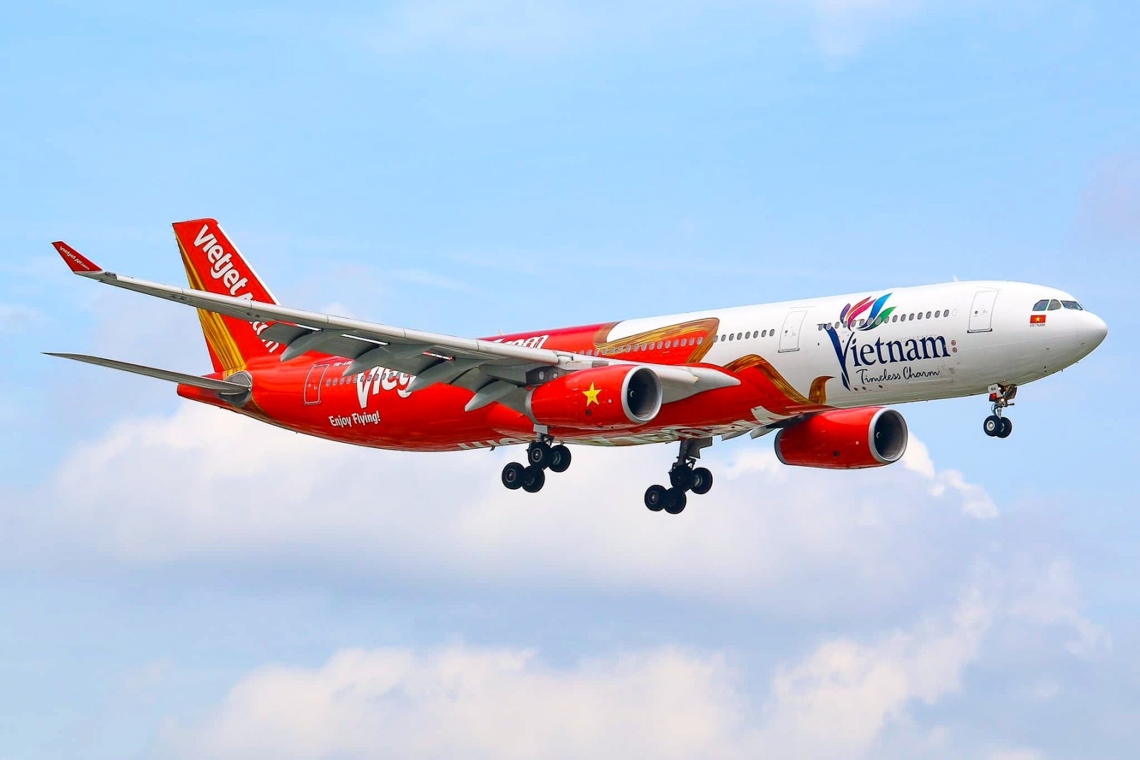 Vietjet duoc vinh danh hang hang khong phuc vu du khach tot nhat 2025 hinh anh