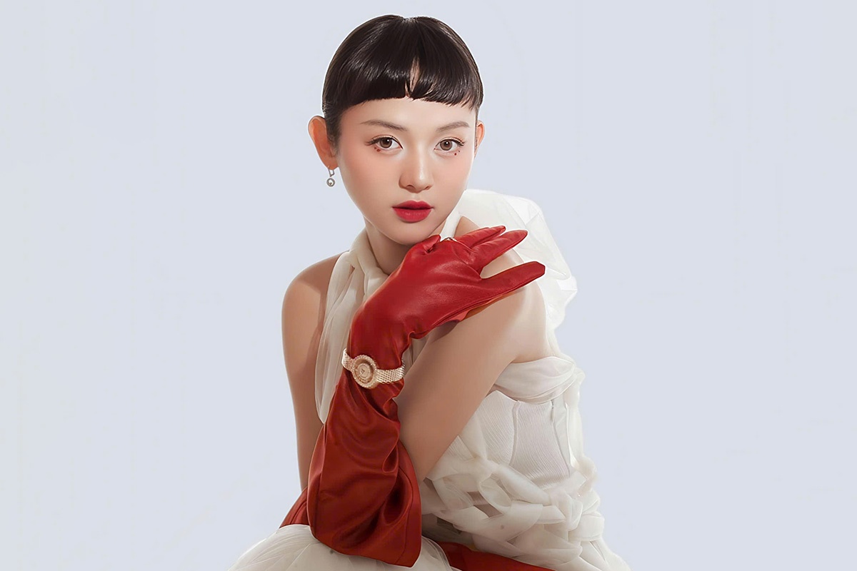 Trang suc 'quyet dinh' than thai co dau hinh anh