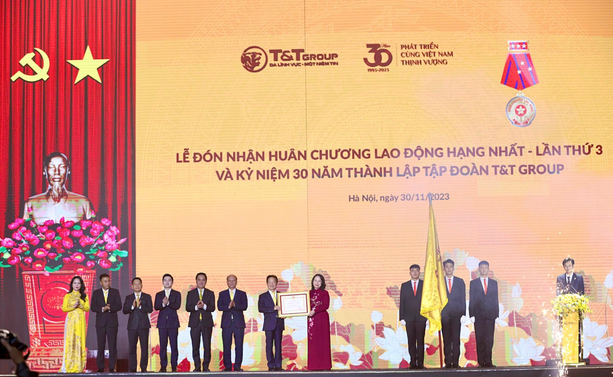 T&amp;T Group anh 3
