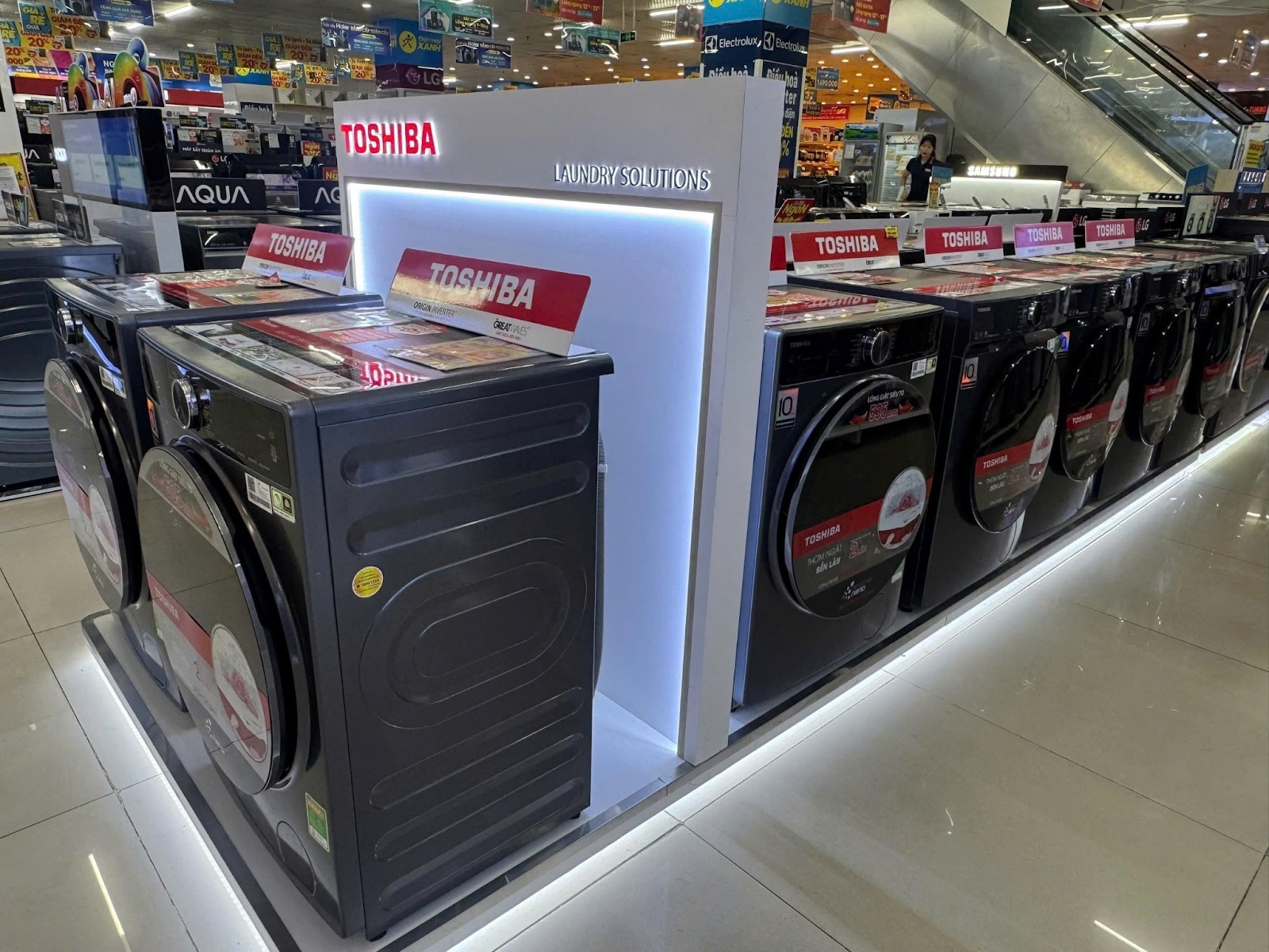 May giat Toshiba dan dau doanh so thang 9 tai Dien may Xanh hinh anh