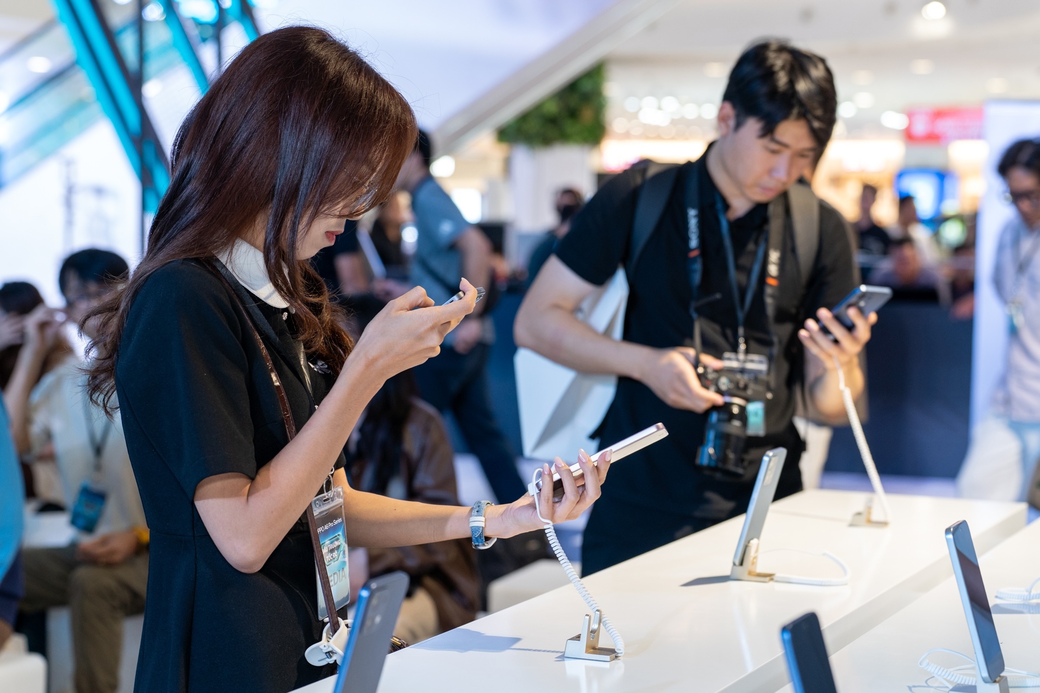 Oppo A6 Pro anh 14