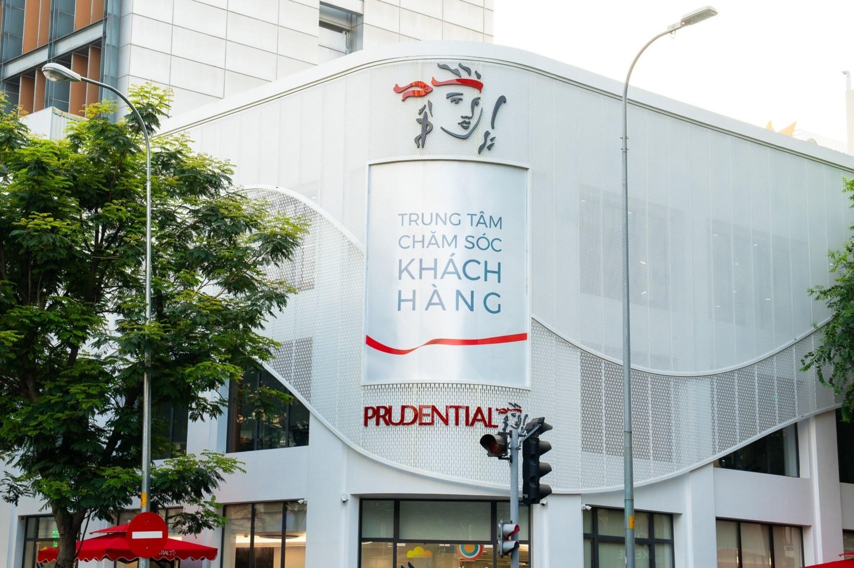 Prudential nhan cu dup giai thuong tai Asian Experience Awards 2025 hinh anh