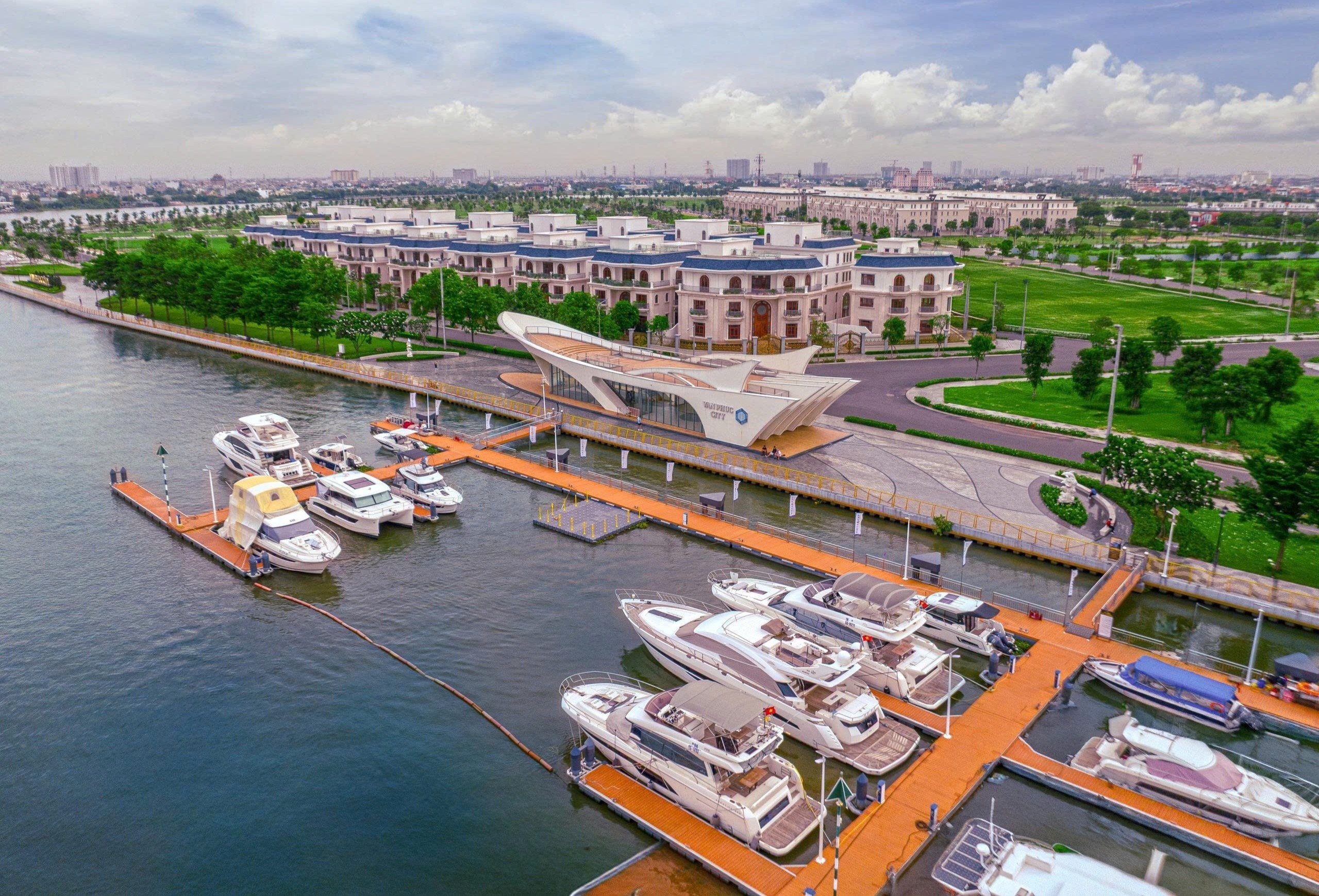 Ly do nhieu khach hang chon mua nha tai Van Phuc City hinh anh