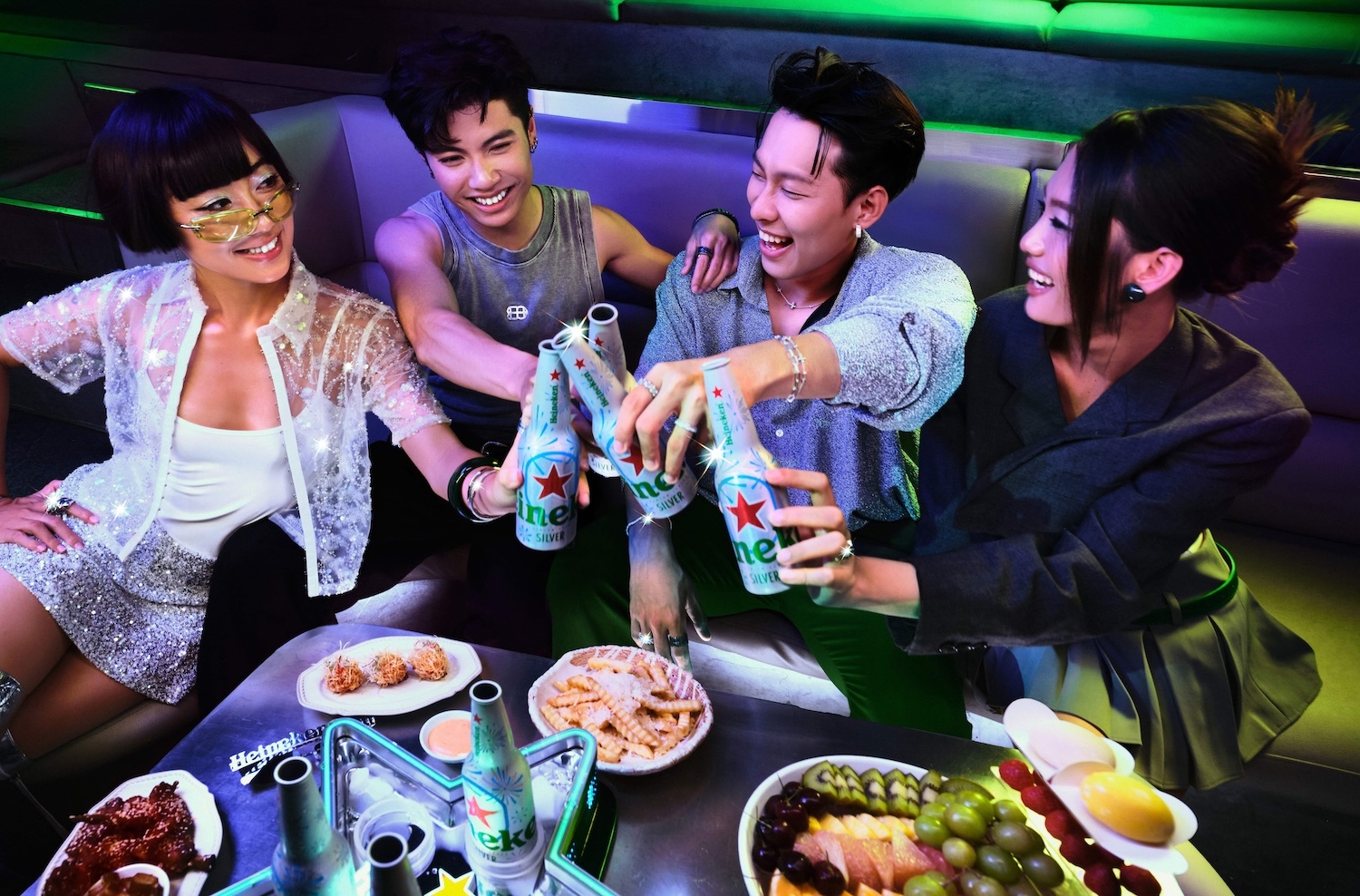 HURRYKNG nhap tiec thoi thuong voi Heineken Silver phien ban chai nhom hinh anh