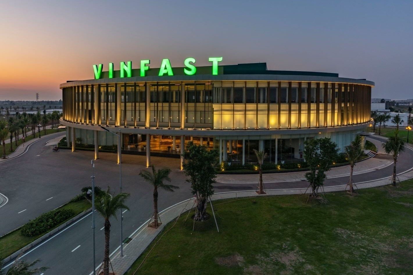 Nha bao Philippines: ‘Nha may VinFast phan chieu tuong lai oto Viet’ hinh anh