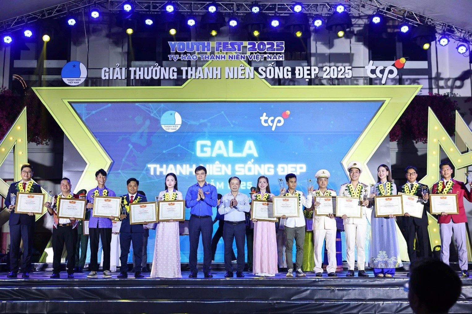 TCP Viet Nam anh 1