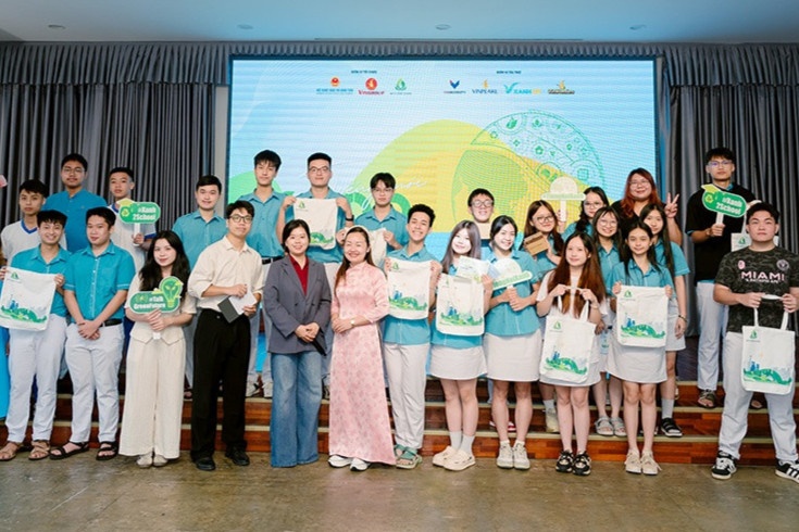 'Tieng noi xanh' mua 3 qua lang kinh cua nhung nguoi gieo tri thuc hinh anh