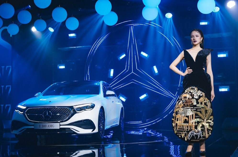 Mercedes-Benz anh 12