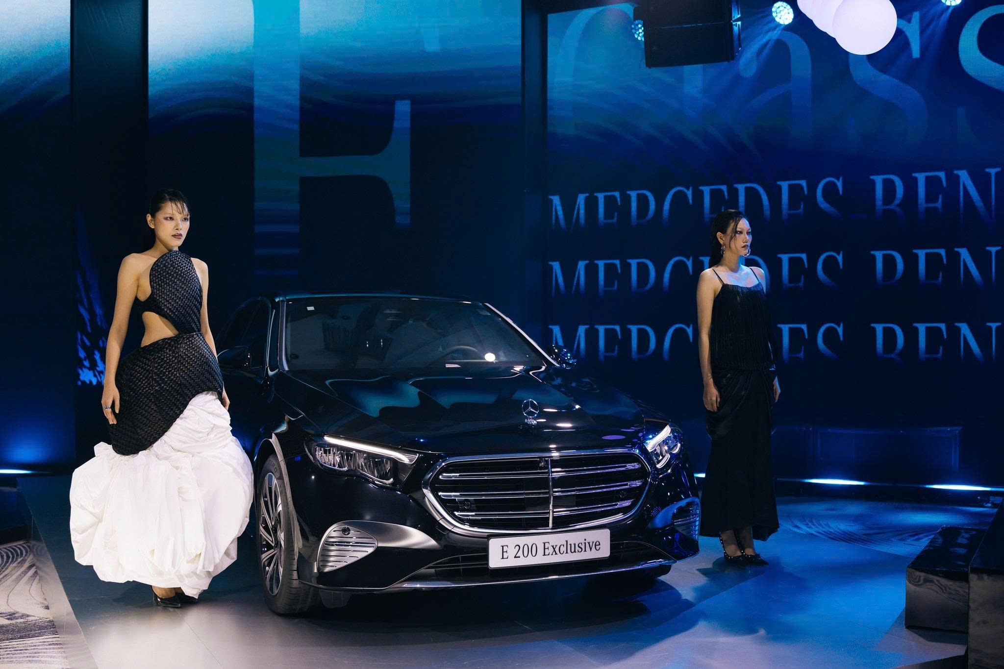 Mercedes-Benz anh 7