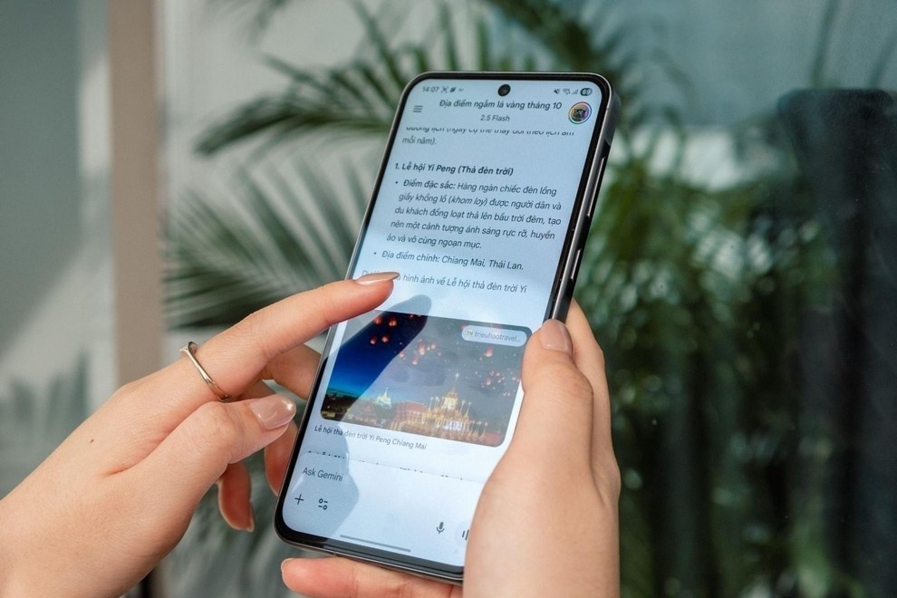 Vi vu cuoi nam de dang voi Gemini Live tren Galaxy A56 5G hinh anh