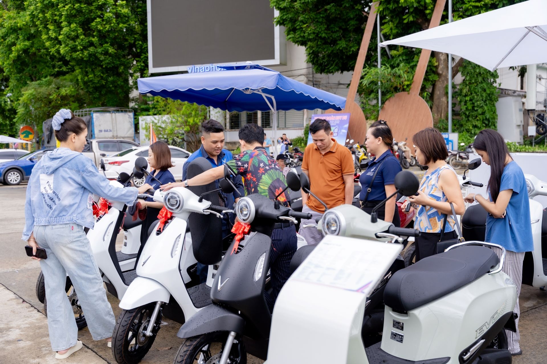 Xe dien VinFast anh 1