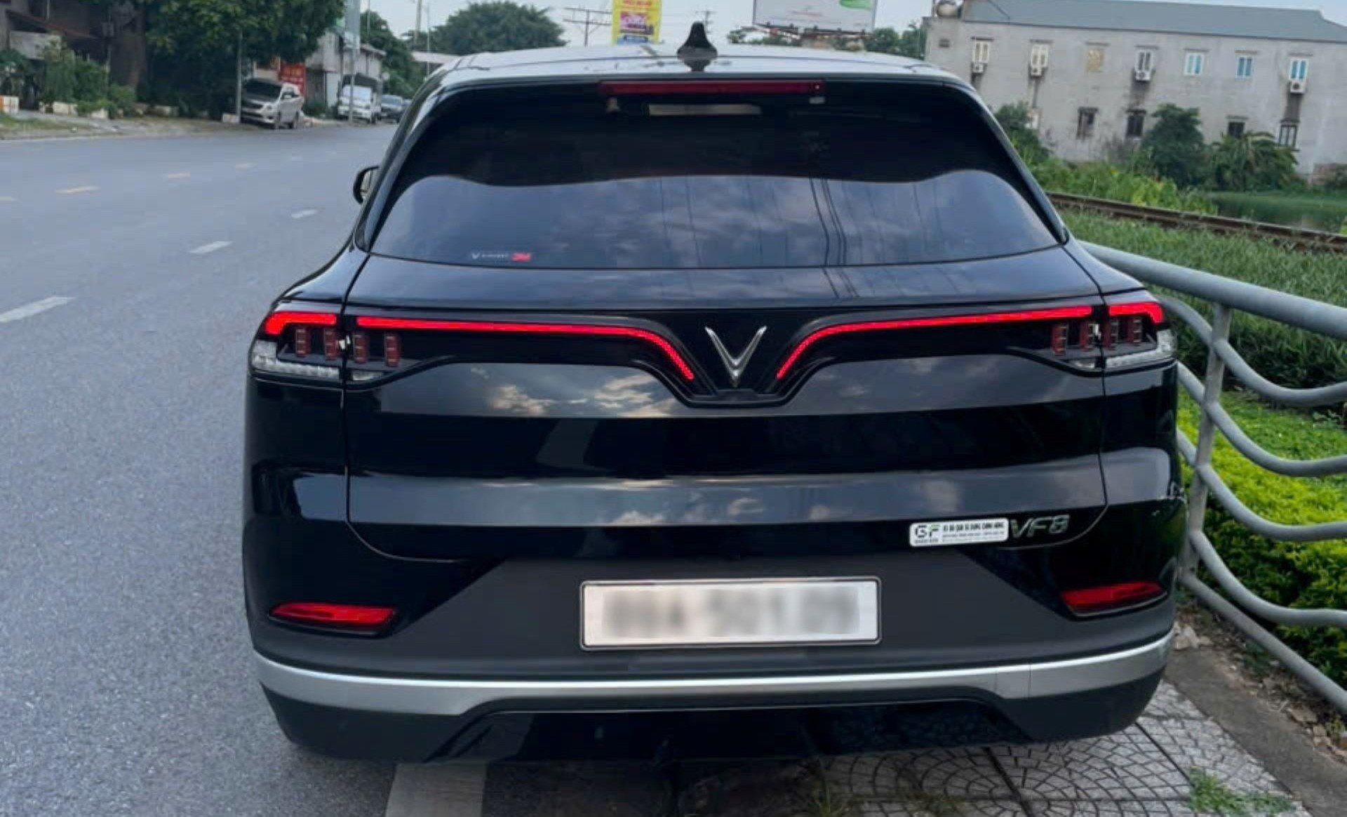 Vinfast VF 8 anh 2