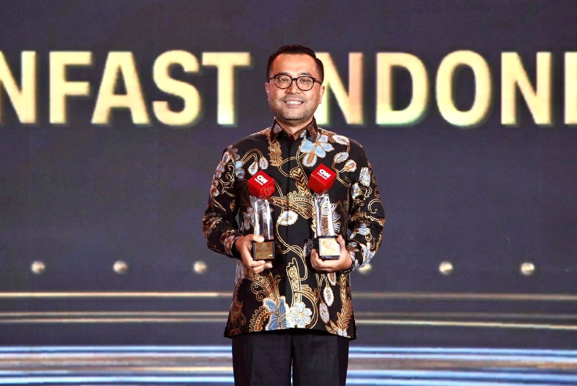 VinFast nhan cu dup giai thuong tai CNN Indonesia Awards hinh anh