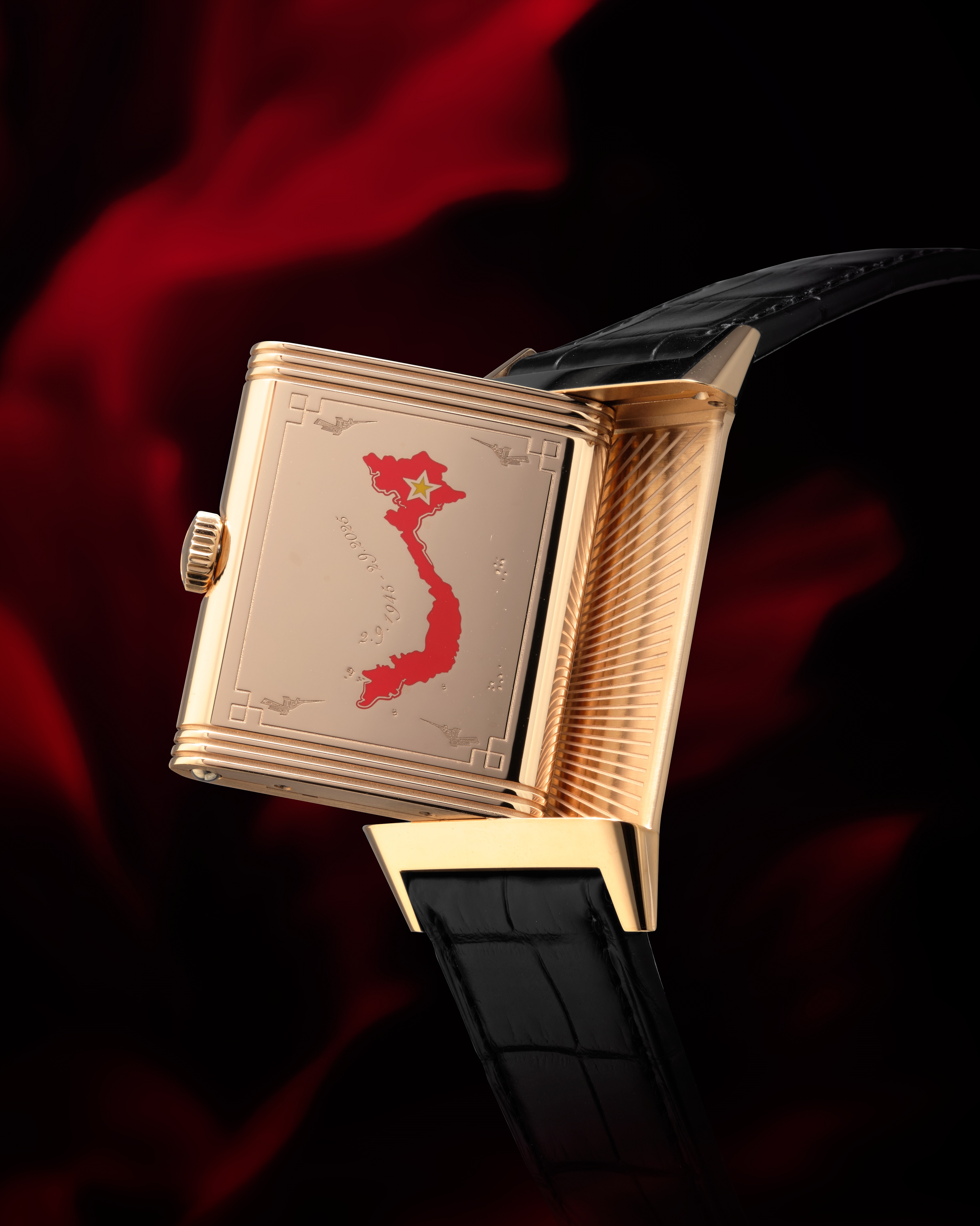 Jaeger-LeCoultre tri ân Việt Nam với hai đồng hồ Reverso đặc biệt