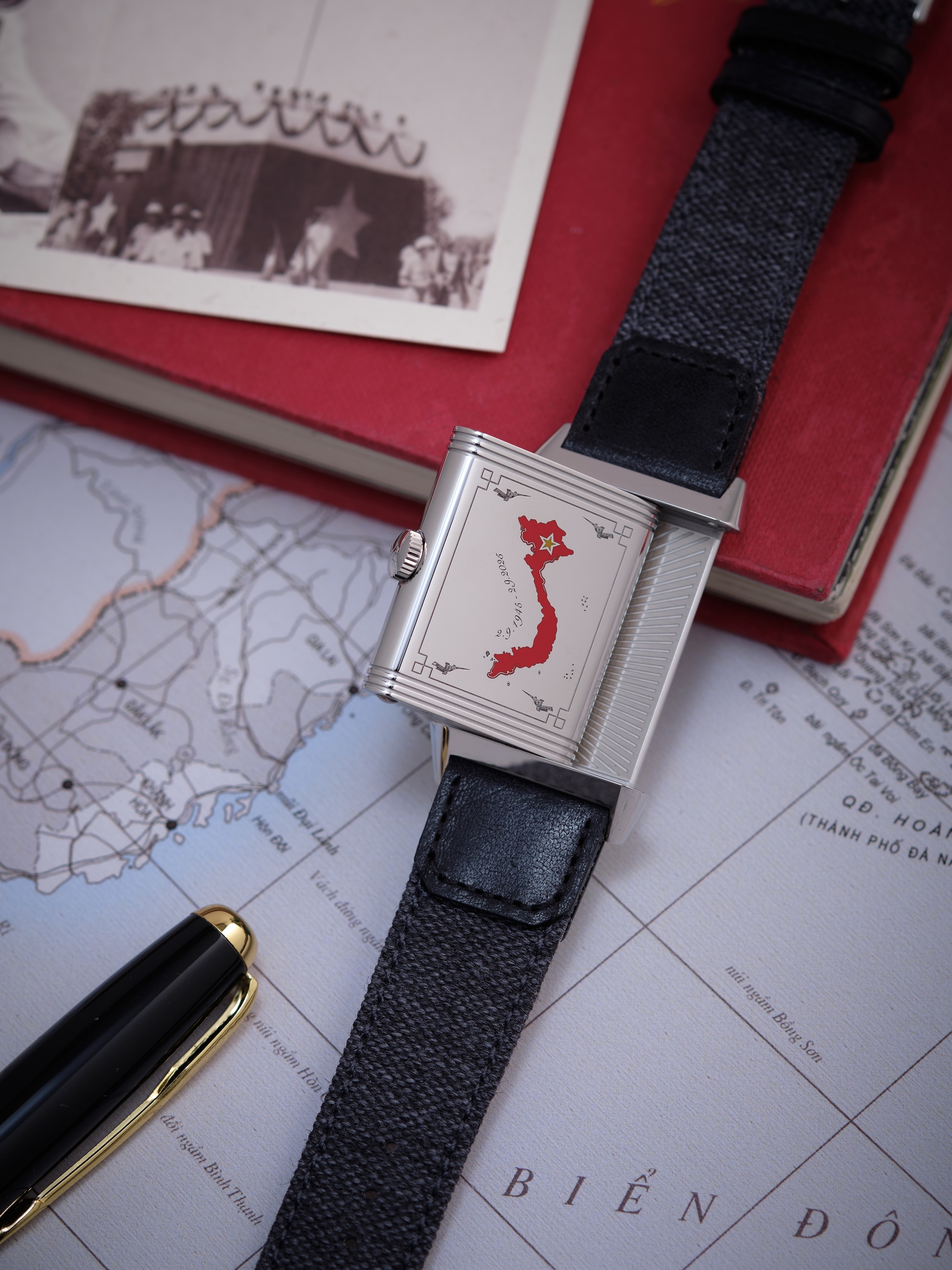 Jaeger-LeCoultre tri ân Việt Nam với hai đồng hồ Reverso đặc biệt