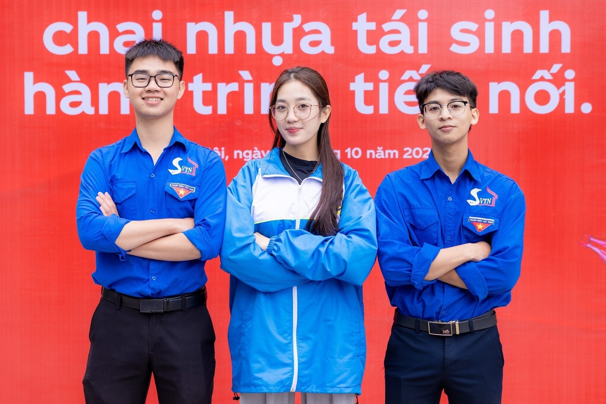 Sinh vien Viet Nam tien phong 'trao nhua vong doi moi' hinh anh