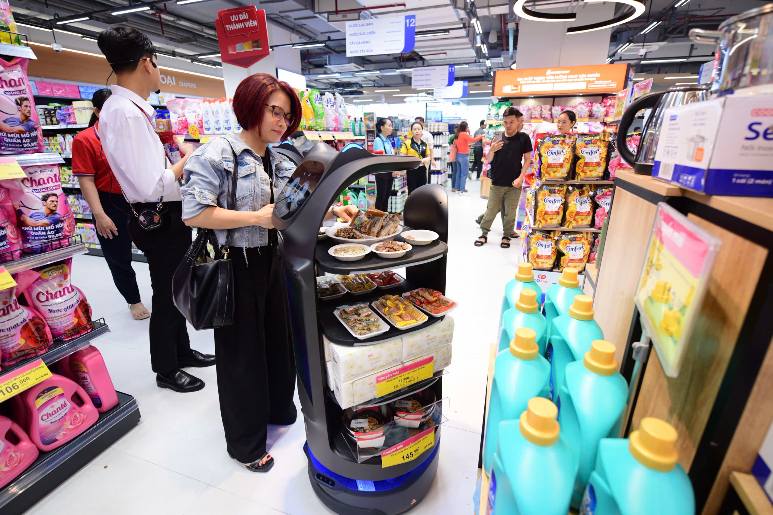 Co.opmart Thong Nhat - khong gian ban le the he moi o khu dong TP.HCM hinh anh