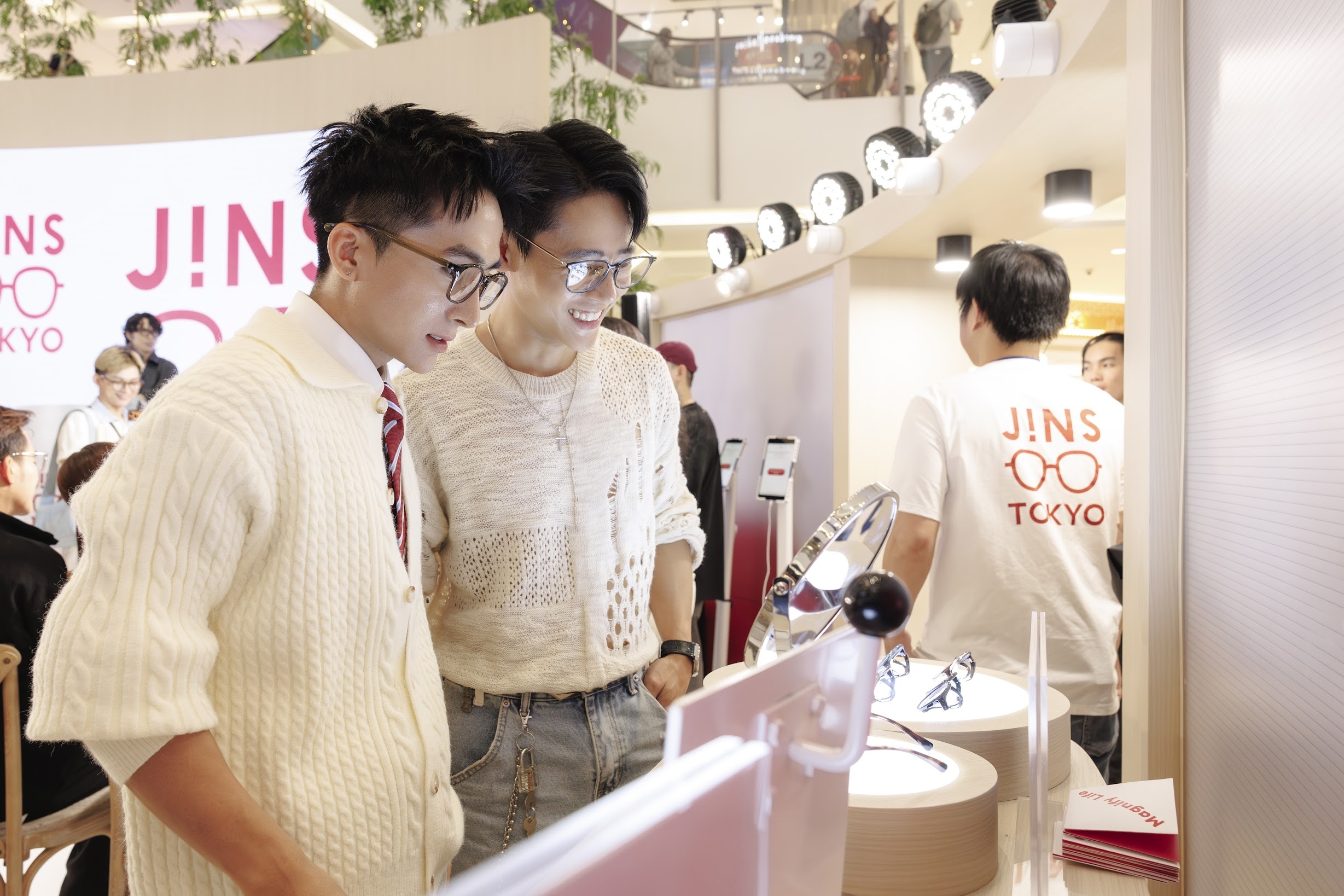 Jins ảnh 4 Jins anh 4