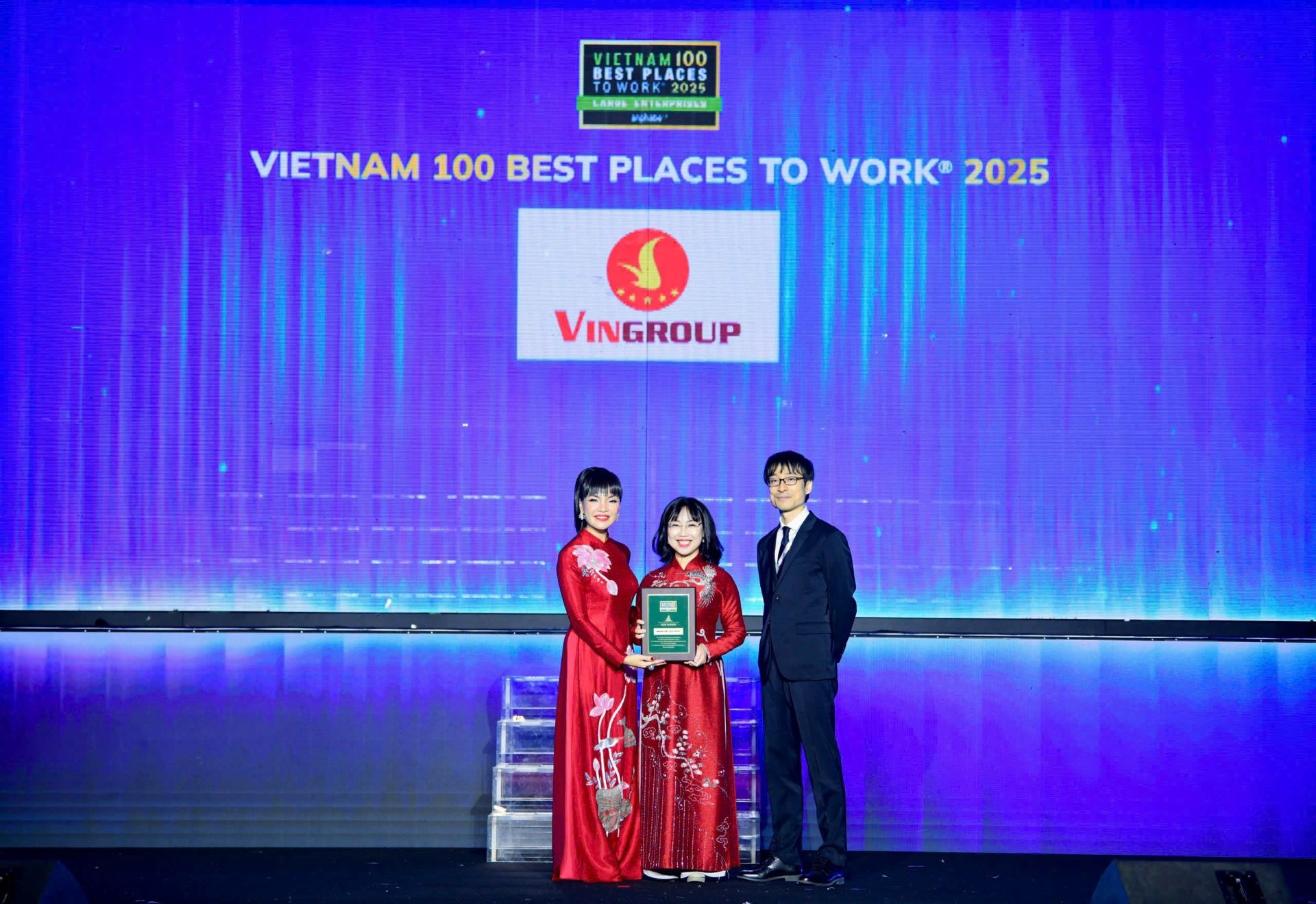 Vingroup thang hang trong top 10 noi lam viec tot nhat Viet Nam hinh anh