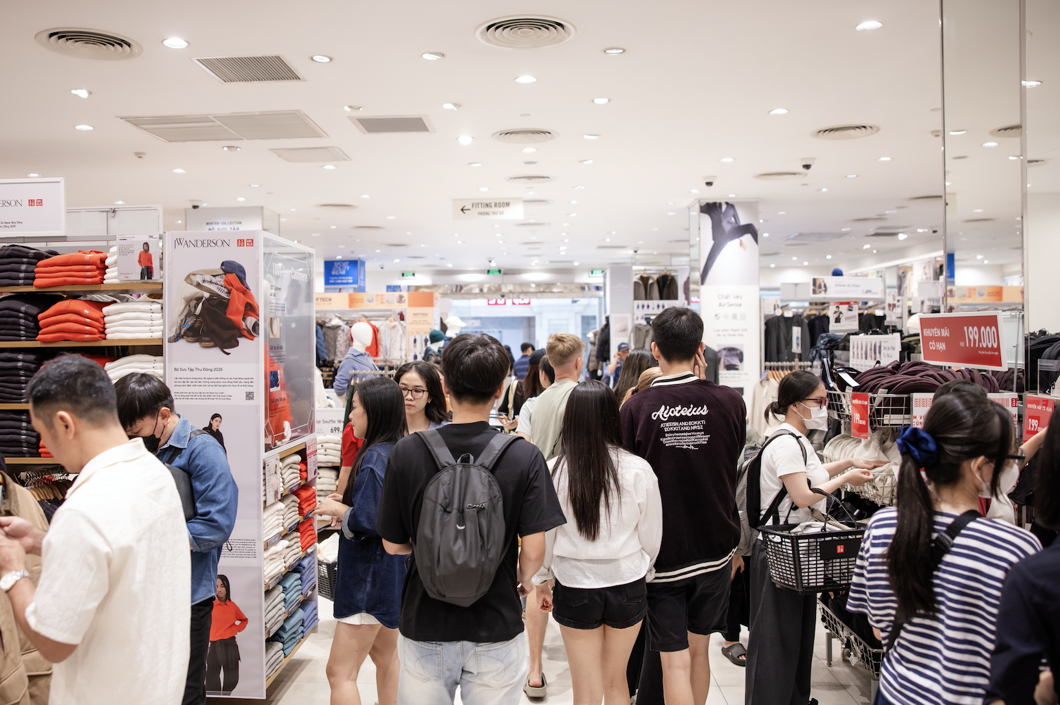Uniqlo ảnh 3 Uniqlo anh 3