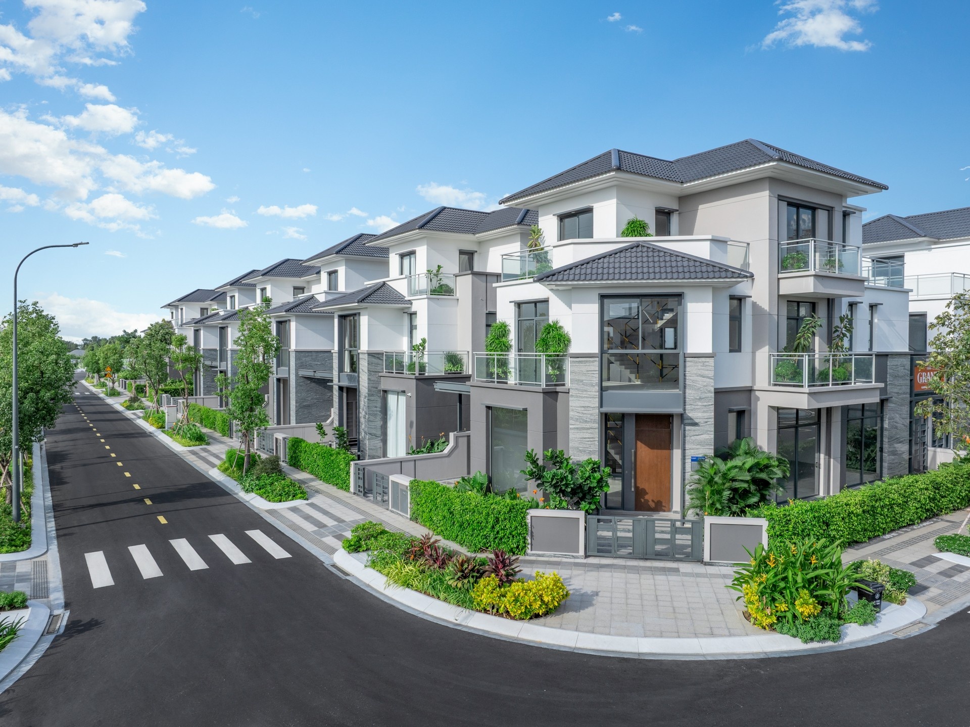 Gladia by the Waters anh 1