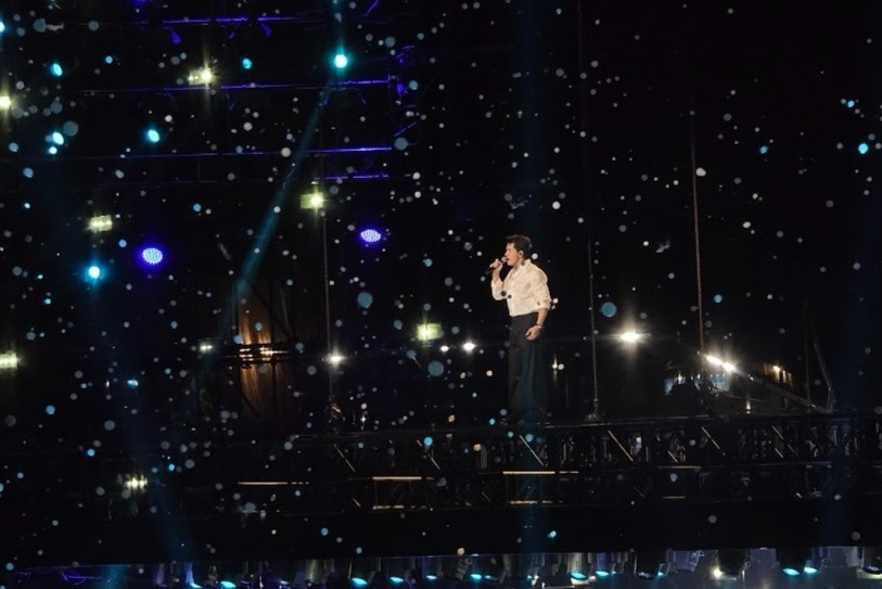 Bat tron khoanh khac cua concert SkyNote 2025 voi Galaxy S25 Ultra hinh anh