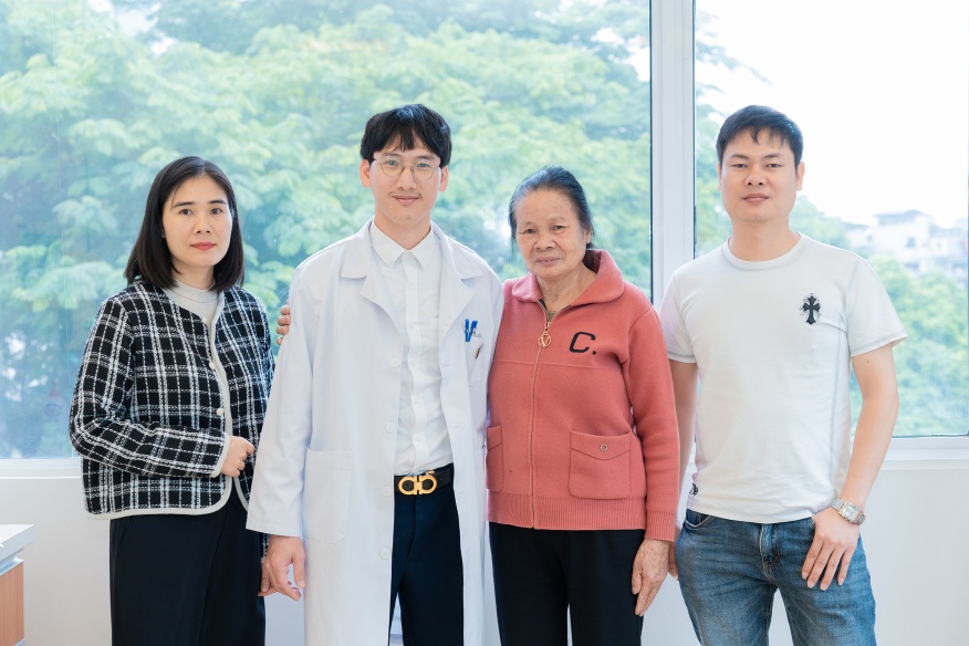 Vinmec chinh phuc ca TAVI phuc tap nho cong nghe in 3D ca the hoa hinh anh