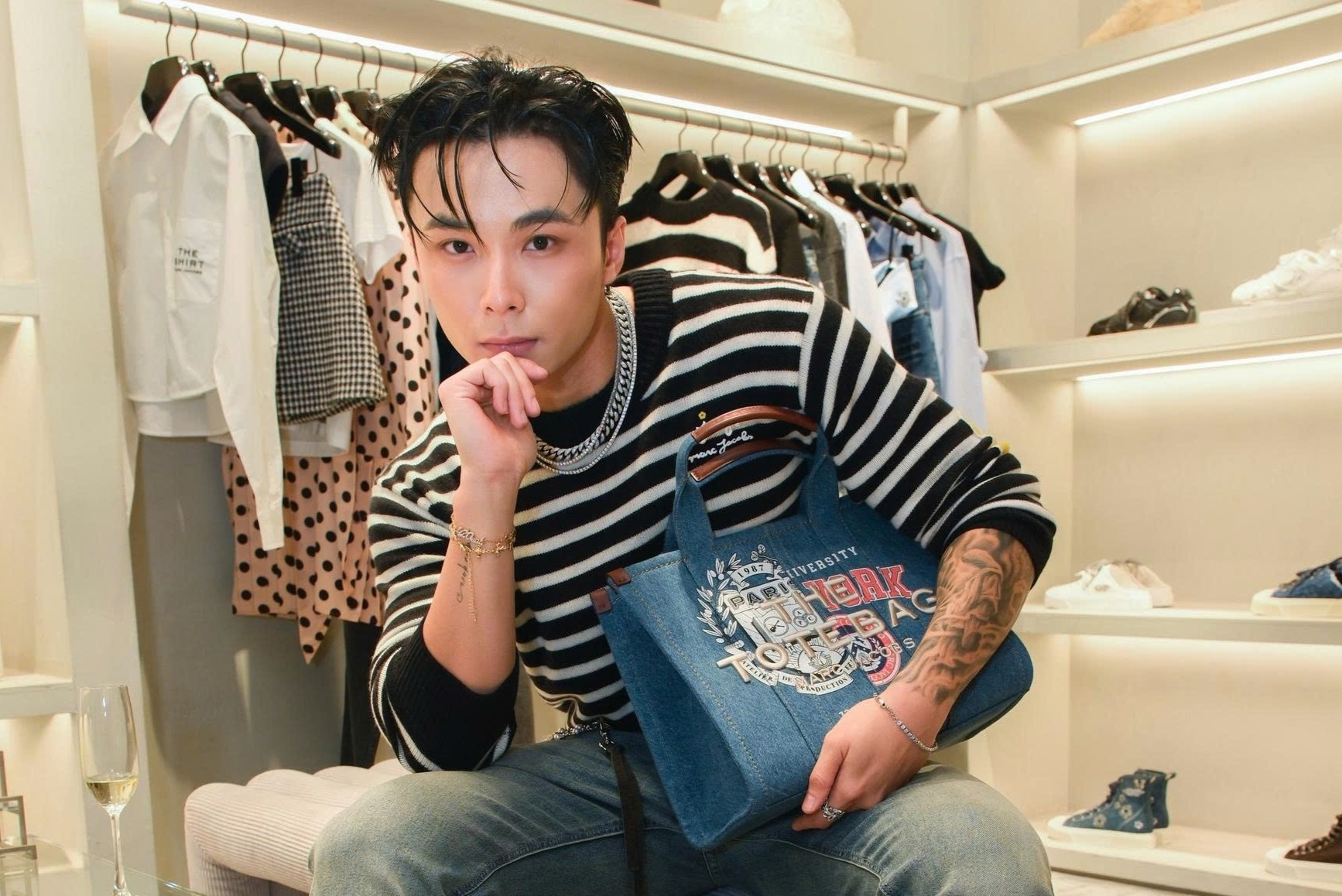 Marc Jacobs ra mat BTS moi, dan tin do thoi trang dinh dam ‘gop vui’ hinh anh