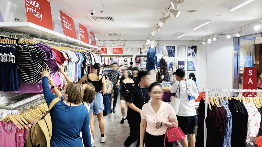 Tin do thoi trang ‘san sale’ Black Friday tu ACFC hinh anh