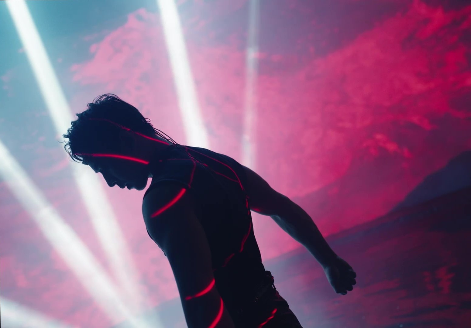 Dieu dac biet khi nguoi tre dam gap gioi han, mo but pha hinh anh