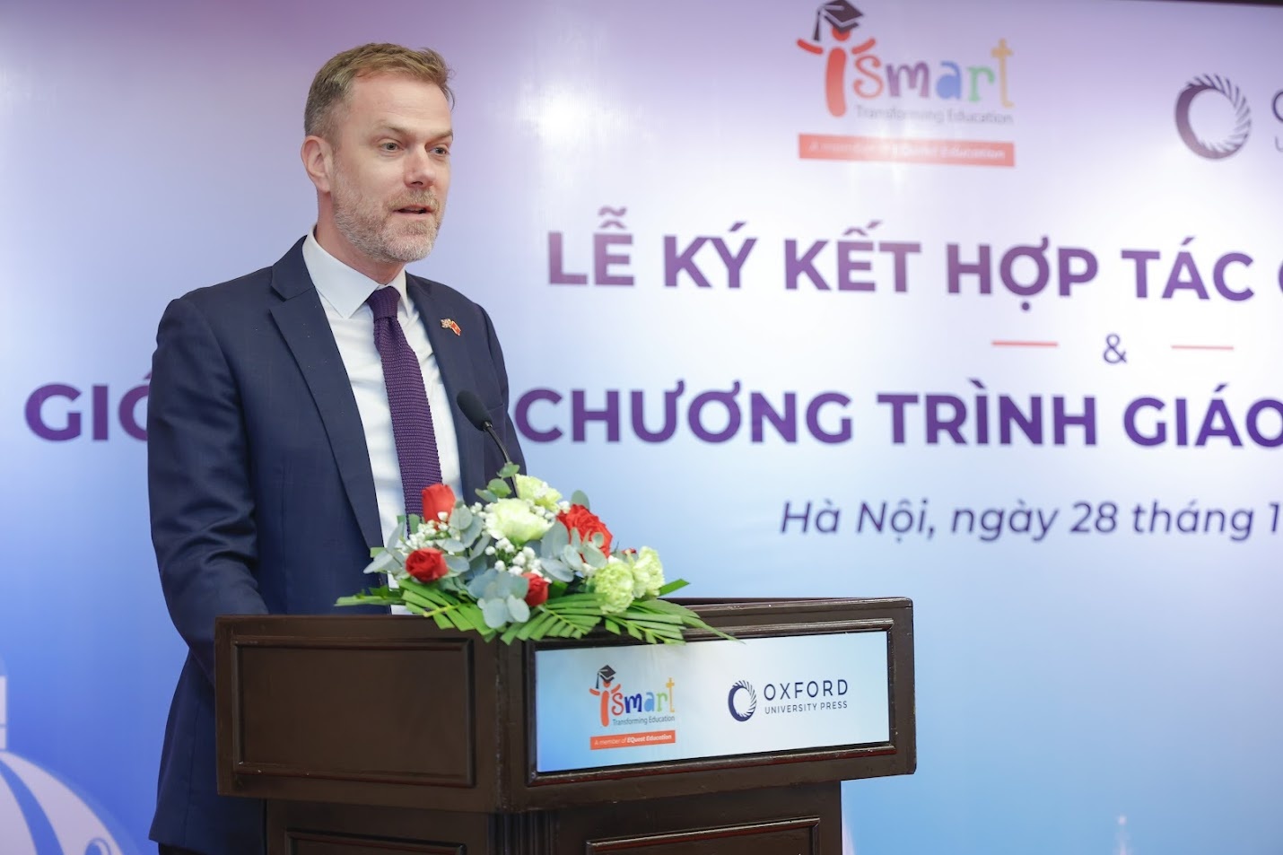 Pho thong quoc te anh 2