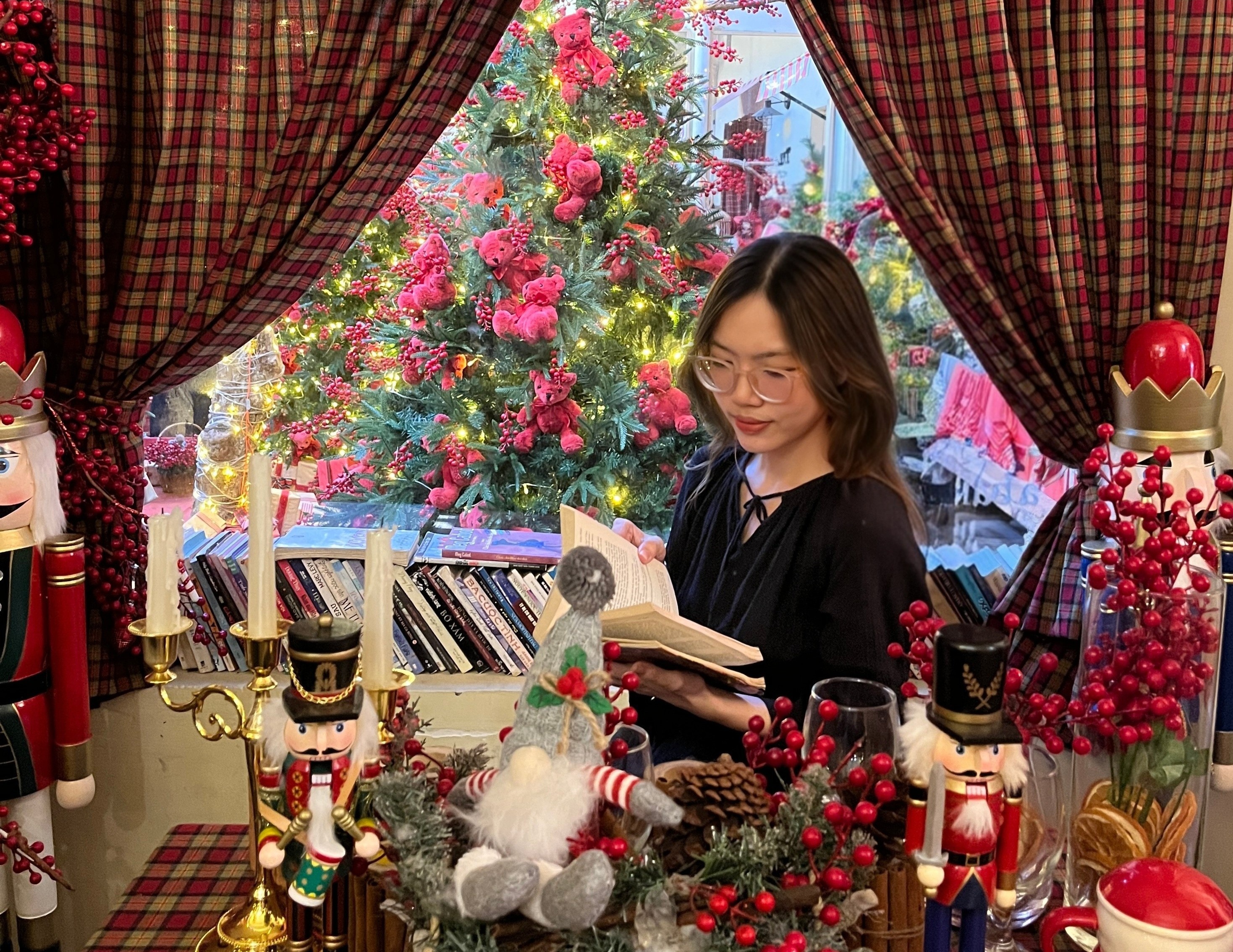 Bi kip mix & match anh Giang sinh voi Galaxy Z Flip7 hinh anh