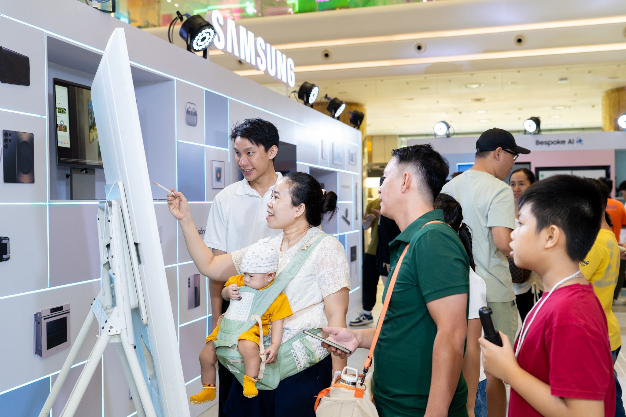 Samsung Viet Nam anh 1