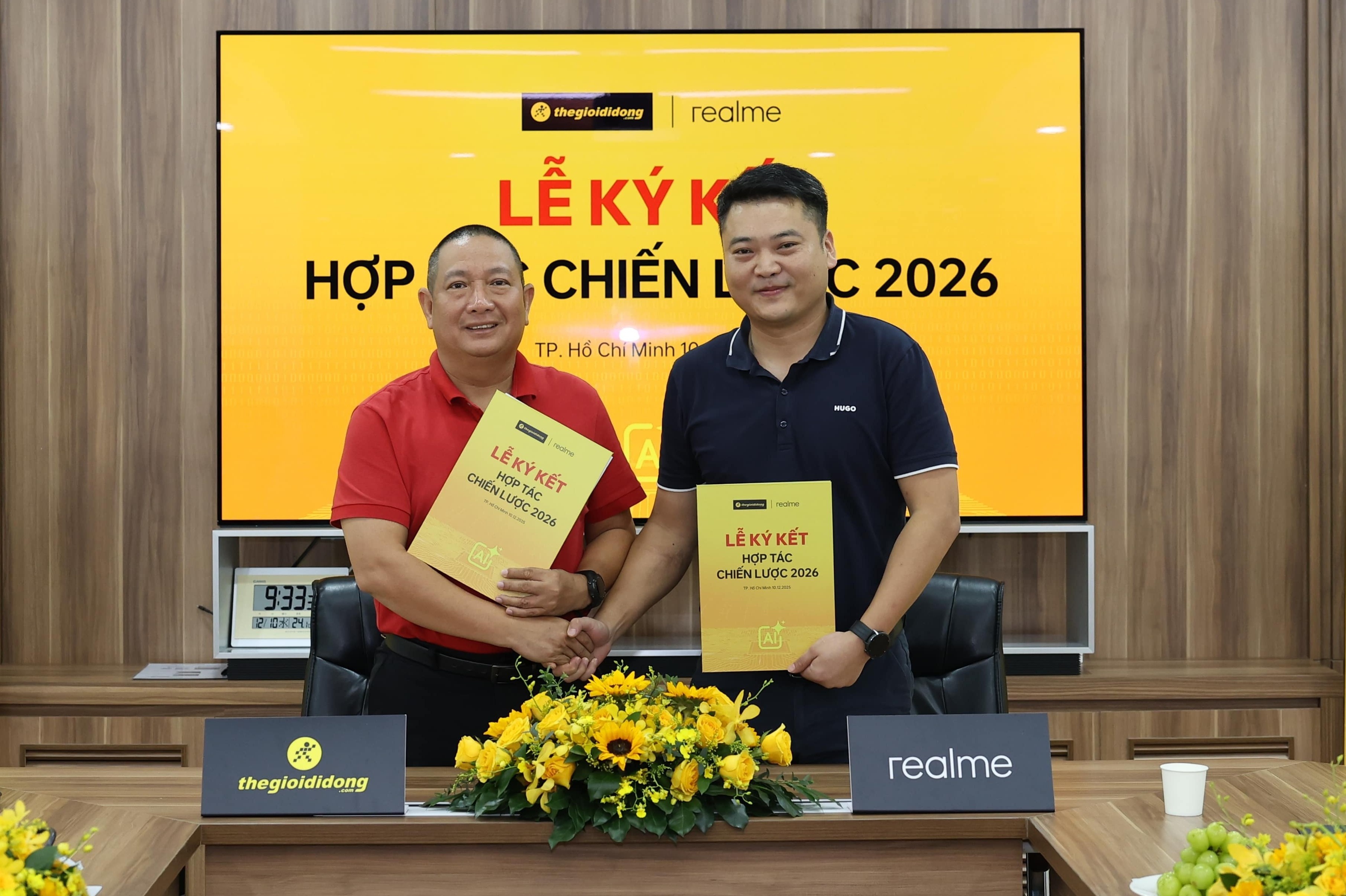 TGDD va realme ky ket chien luoc, day manh phan khuc trung va cao cap hinh anh