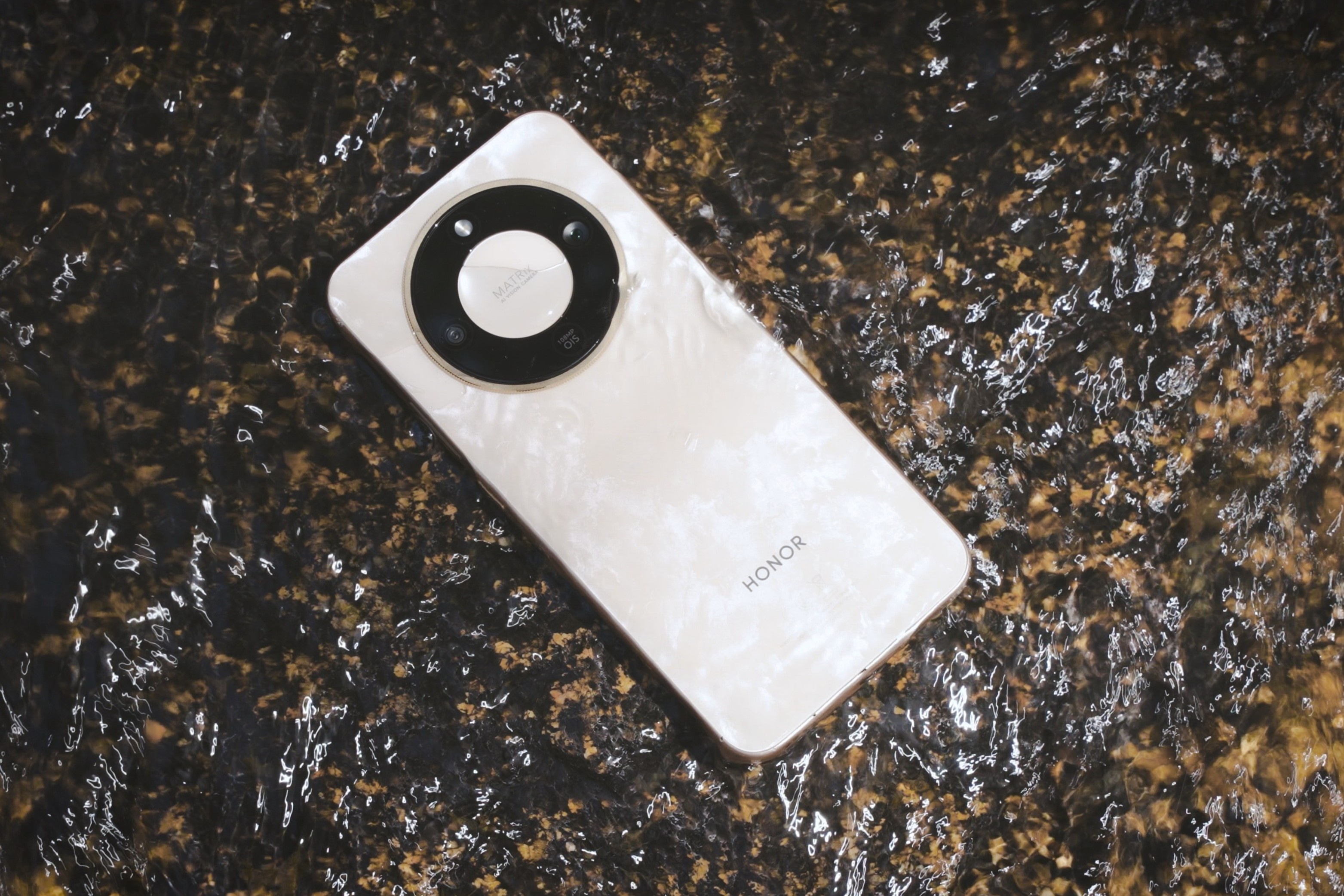 Honor X9d chung minh do ben voi thu thach 48 gio tai nui Dinh hinh anh