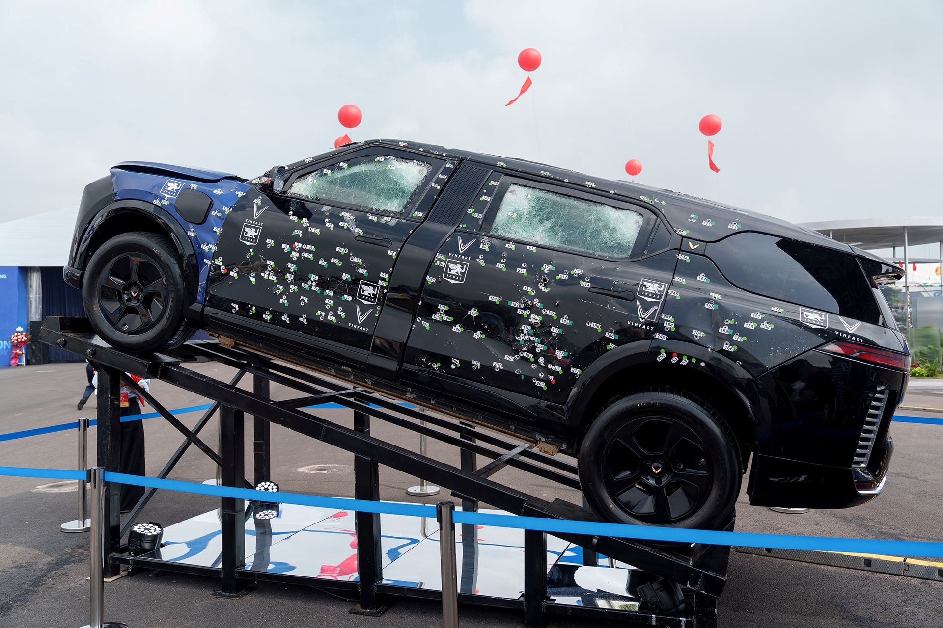 Giai ma lop chong dan 'bat kha xam pham' VR7 tren Lac Hong 900 LX hinh anh