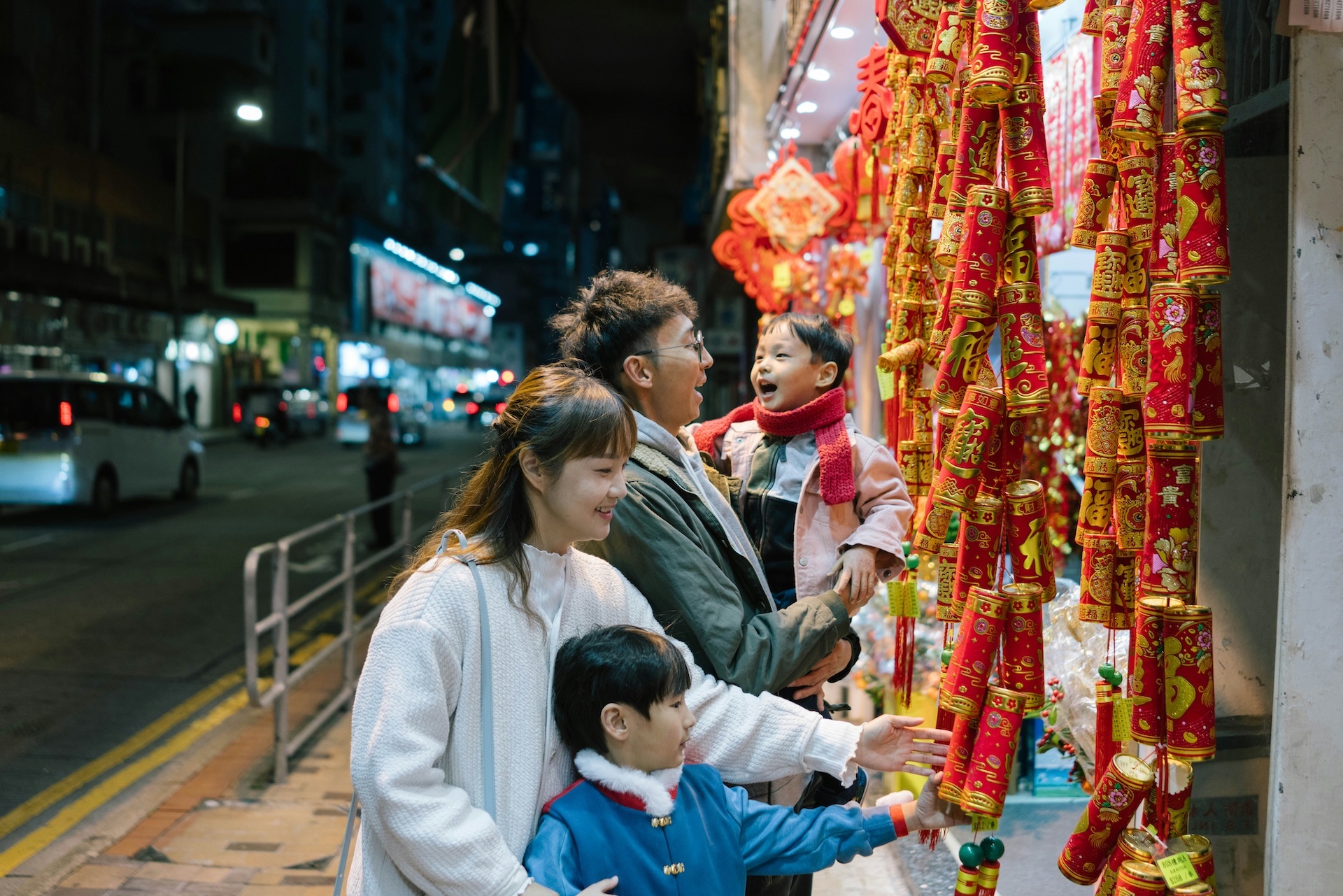 Ngay Tet can chi cau ky, chi can gia dinh hop y hinh anh