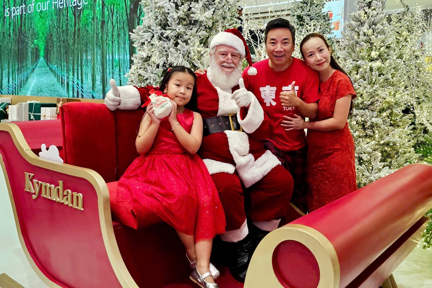 Le hoi Giang sinh gan lien trai nghiem qua tang cho gia dinh hinh anh