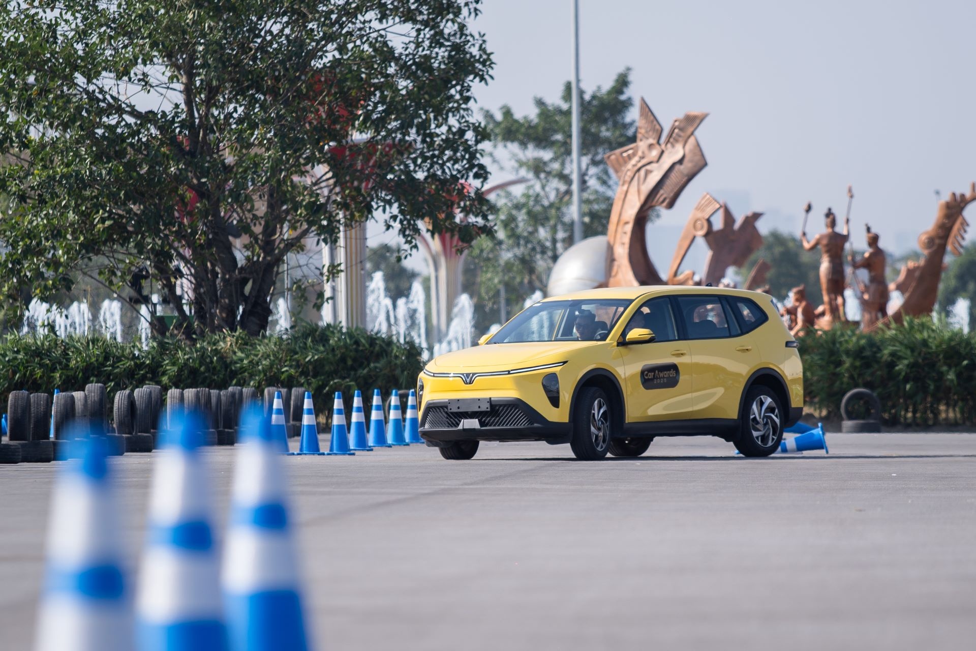 Xe dien VinFast anh 2