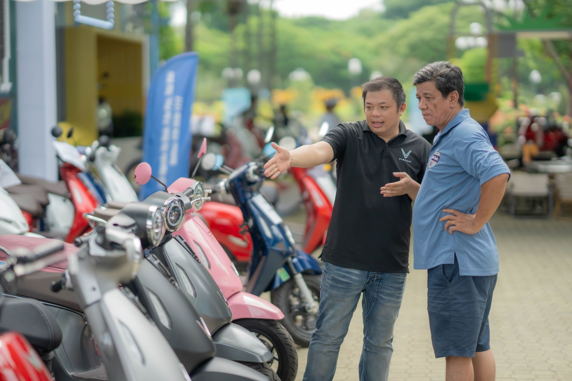 Co hoi tra tien mot xe, mang ve hai xe VinFast sap ket thuc hinh anh