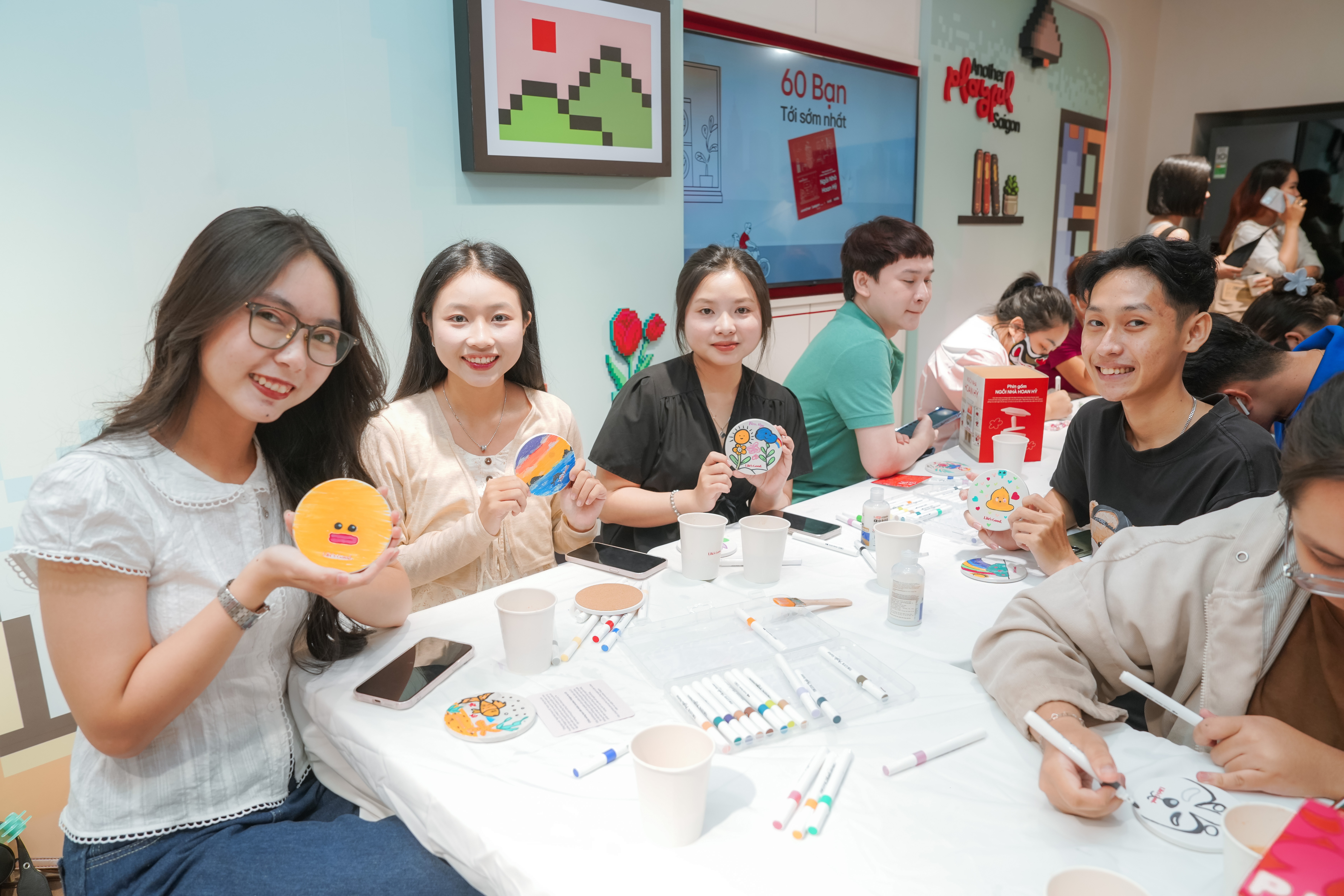 Another Saigon by LG va 2 nam kien tao mot phien ban khac biet hinh anh