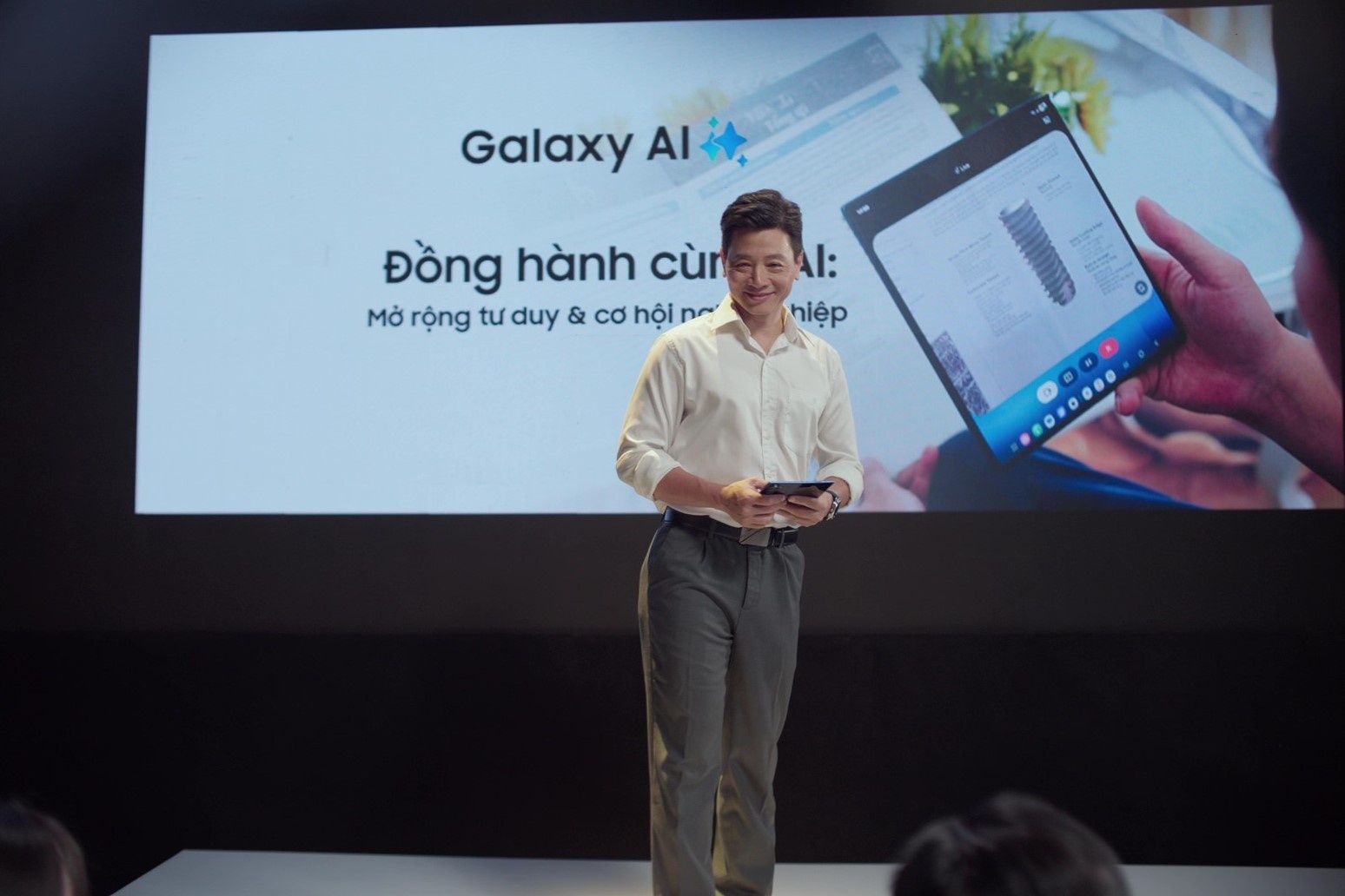 Voices of Galaxy tap 10: Nguoi Viet buoc cung AI trong ky nguyen so hinh anh