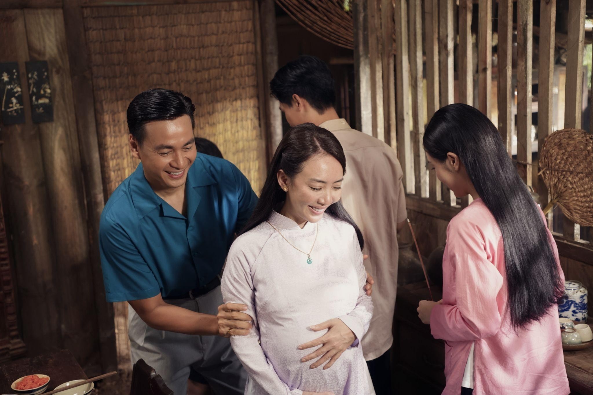 ‘Ai thuong ai men’ - mam com giai tri tron vi cua Thu Trang hinh anh