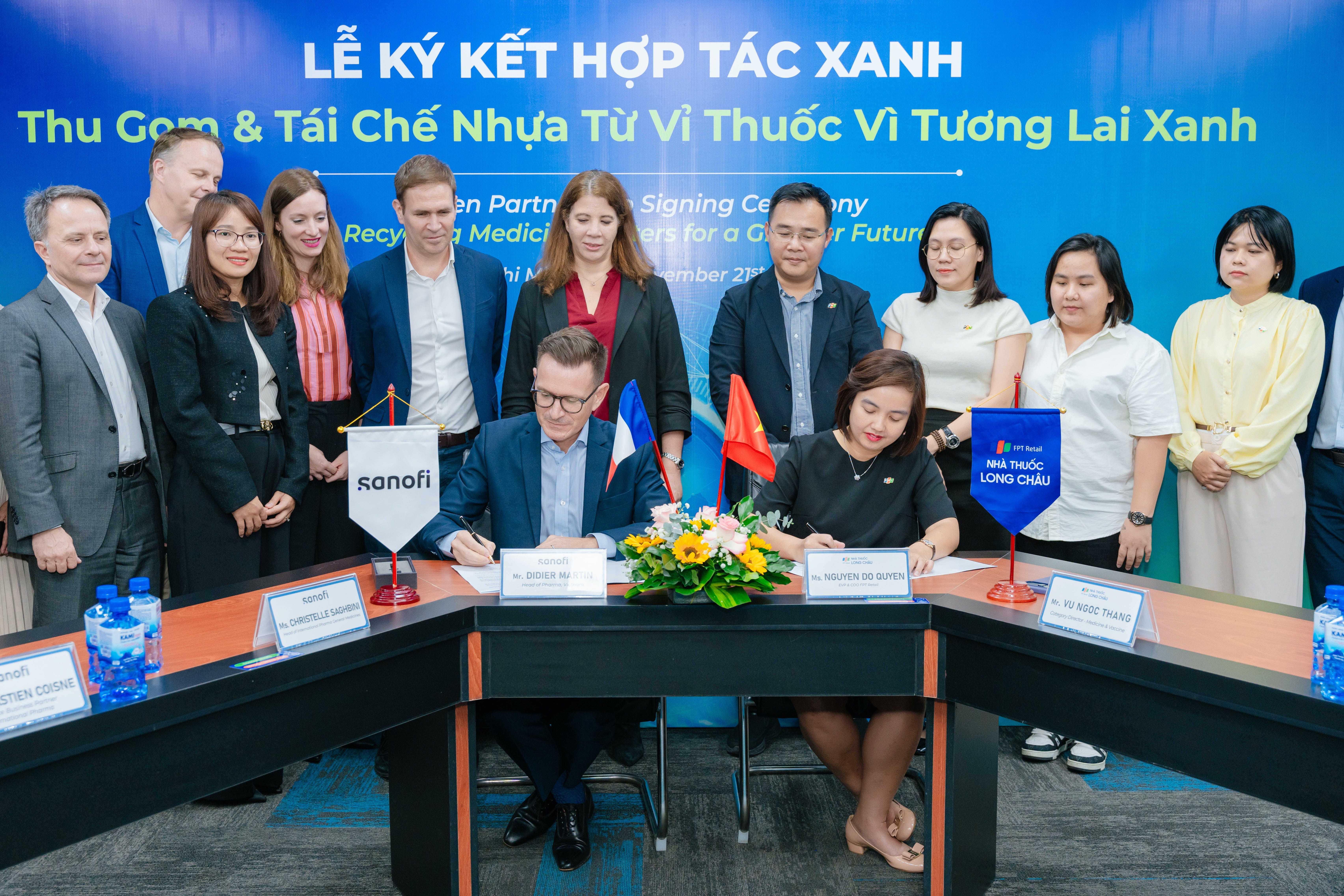 Tiem chung Long Chau anh 3